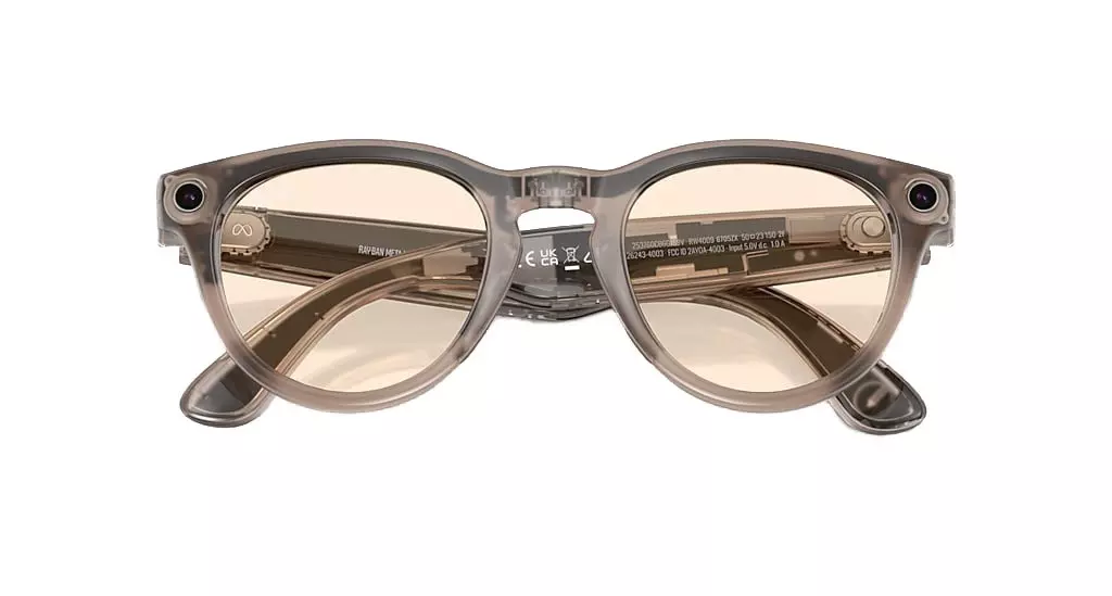 Ray-Ban Meta Headliner Clear/Saffron Yellow Transitions Sunglasses - Shiny Warm Stone - GREY/YELLOW