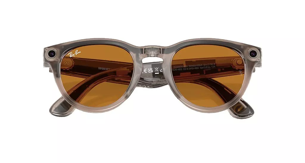 Ray-Ban Meta Headliner Clear/Saffron Yellow Transitions Sunglasses - Shiny Warm Stone - GREY/YELLOW