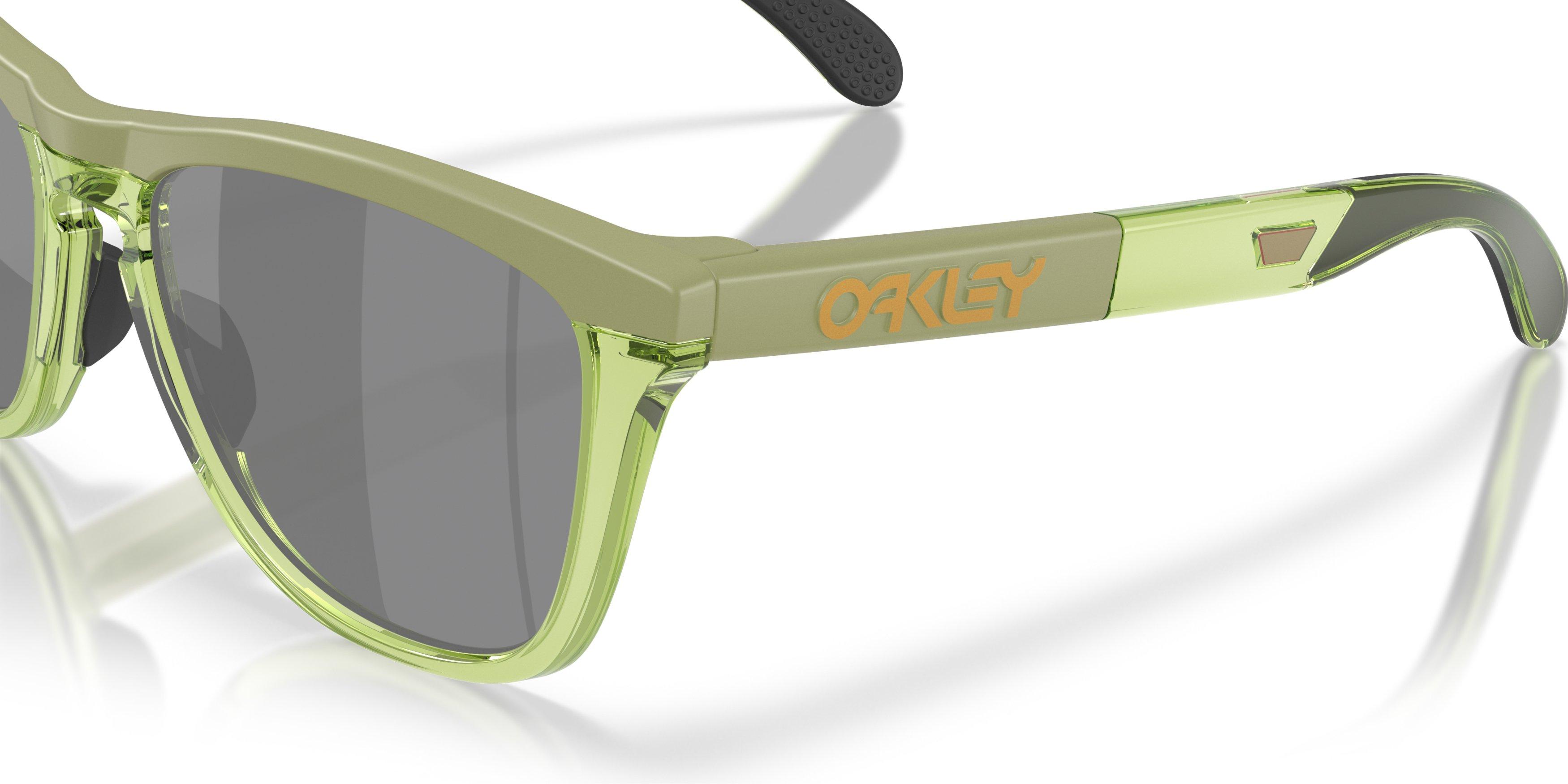 Oakley Frogskins Range XL Prizm Black Sunglasses &ndash; Matte Fern/Transparent Fern - GREEN/BLACK Thumbnail View 4