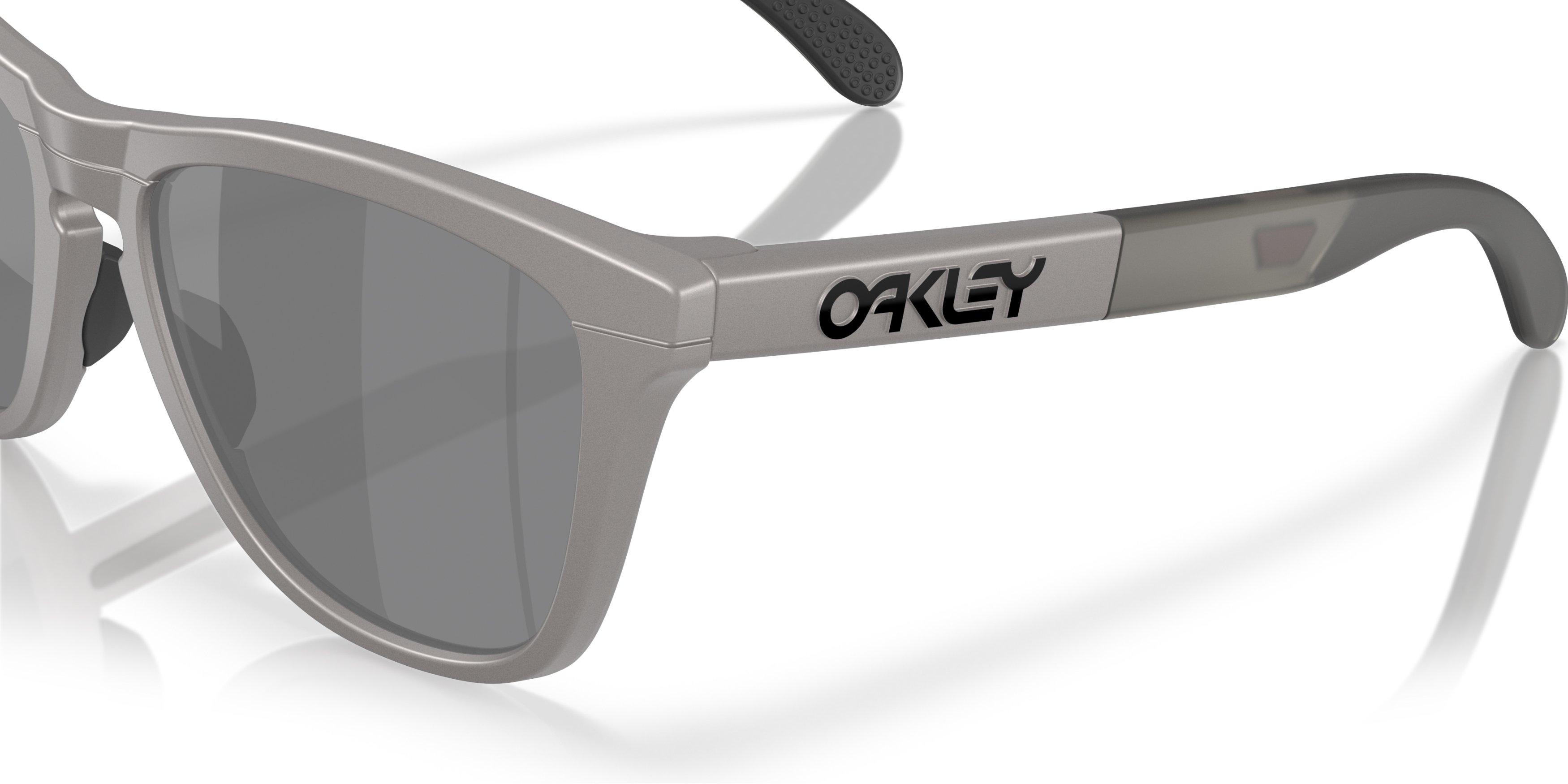 Oakley Frogskins Range Prizm Black Polarized Sunglasses &ndash; Titanium - GREY/BLACK Thumbnail View 4