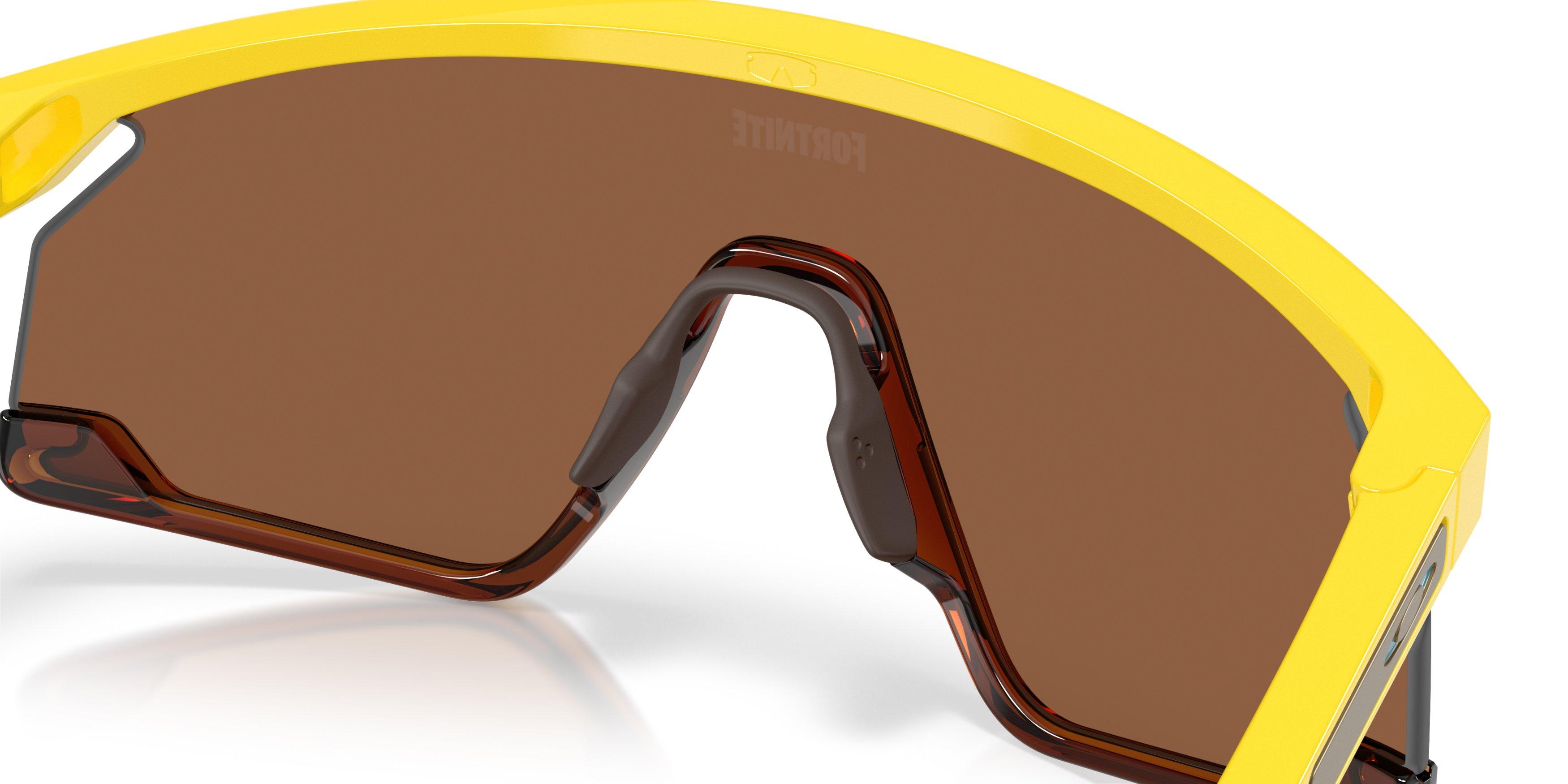 Oakley BXTR Prizm Tungsten Sunglasses &ndash; Peely Yellow - YELLOW/BROWN Thumbnail View 5