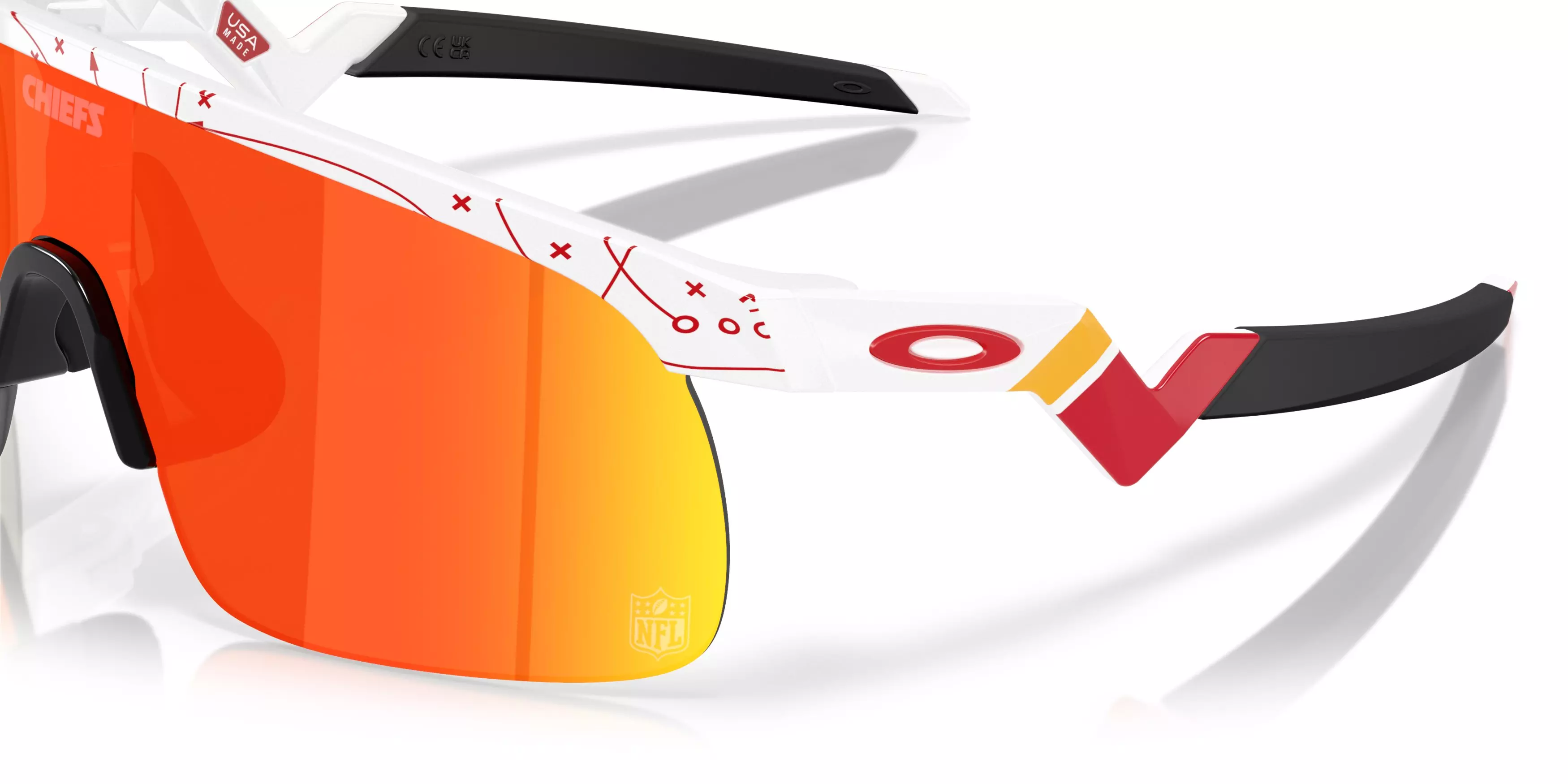 Oakley Youth Kansas City Chiefs Resistor Prizm Ruby Sunglasses &ndash; White - WHITE/RED