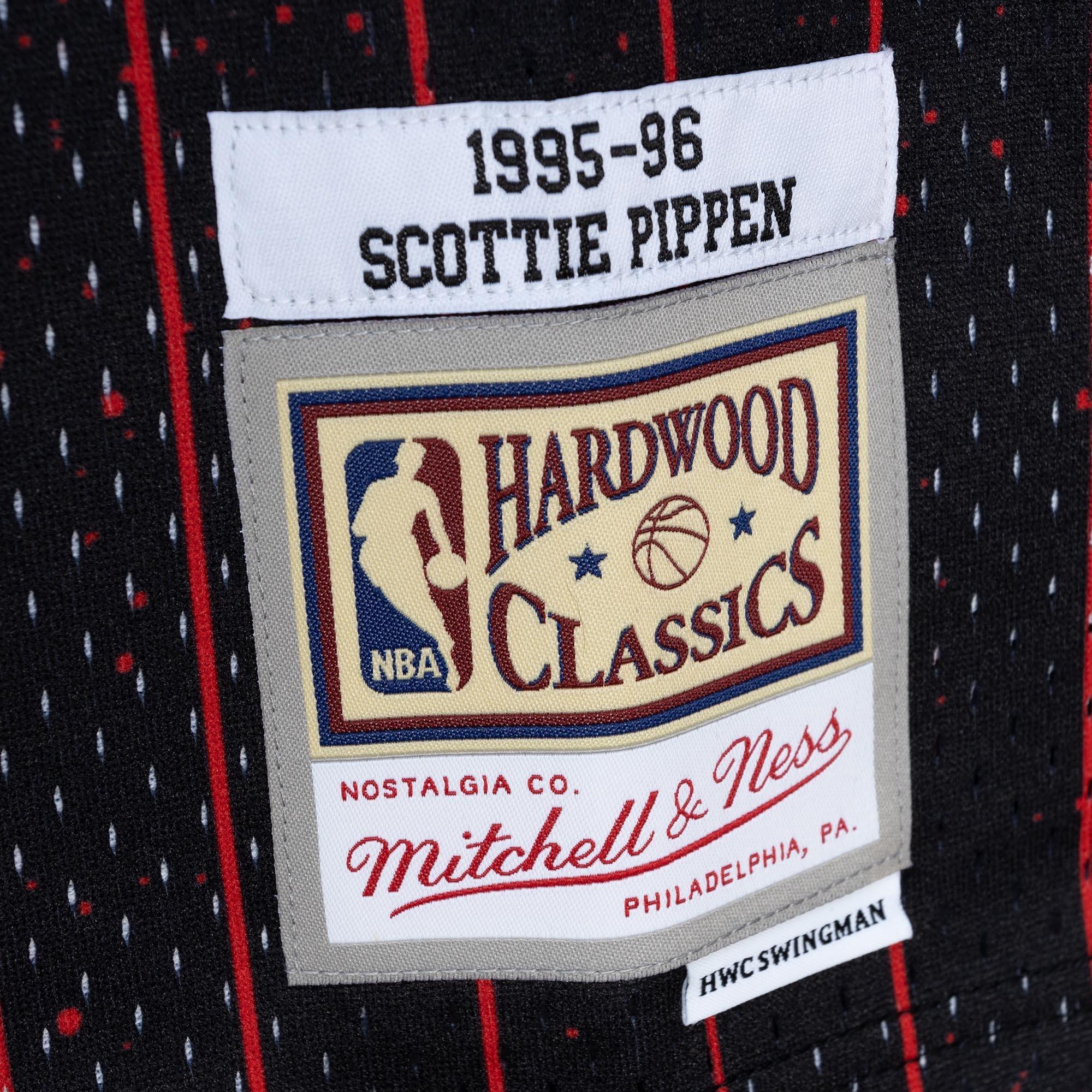 Mitchell & Ness Men's Chicago Bulls Scottie Pippen Spray Paint Swingman  Jersey - Hibbett