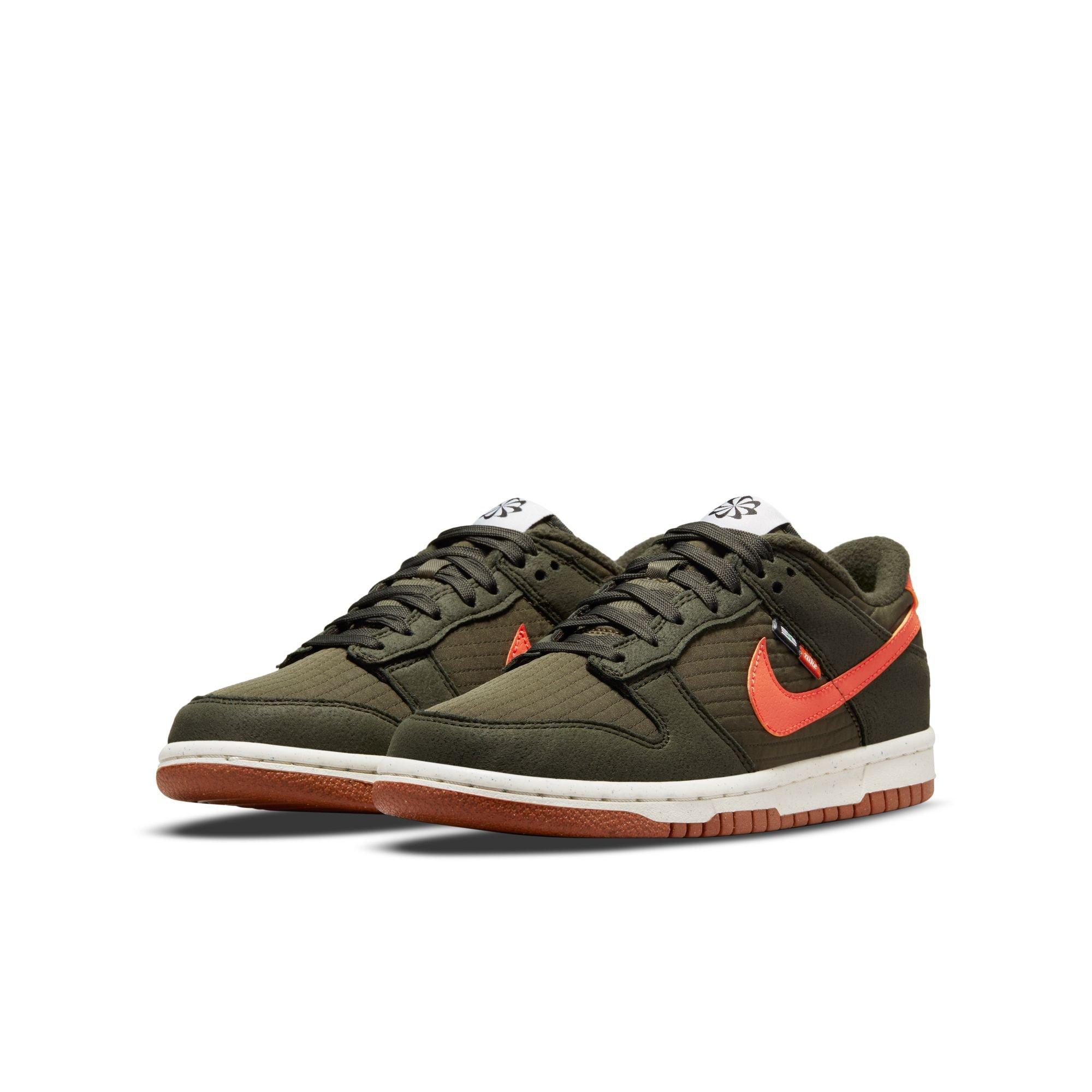 Nike Dunk Low SE 