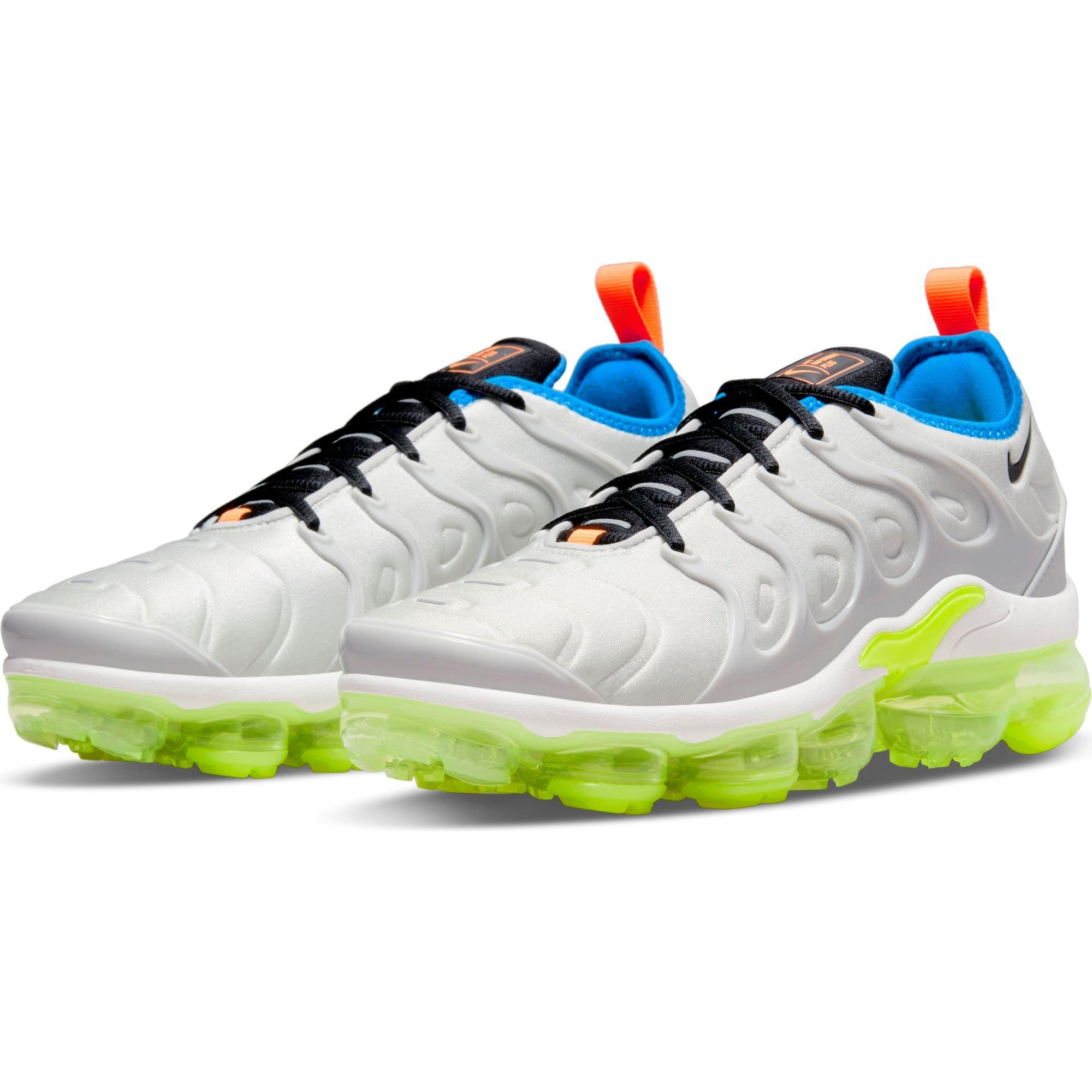 Vapormax plus outlet hibbett sports