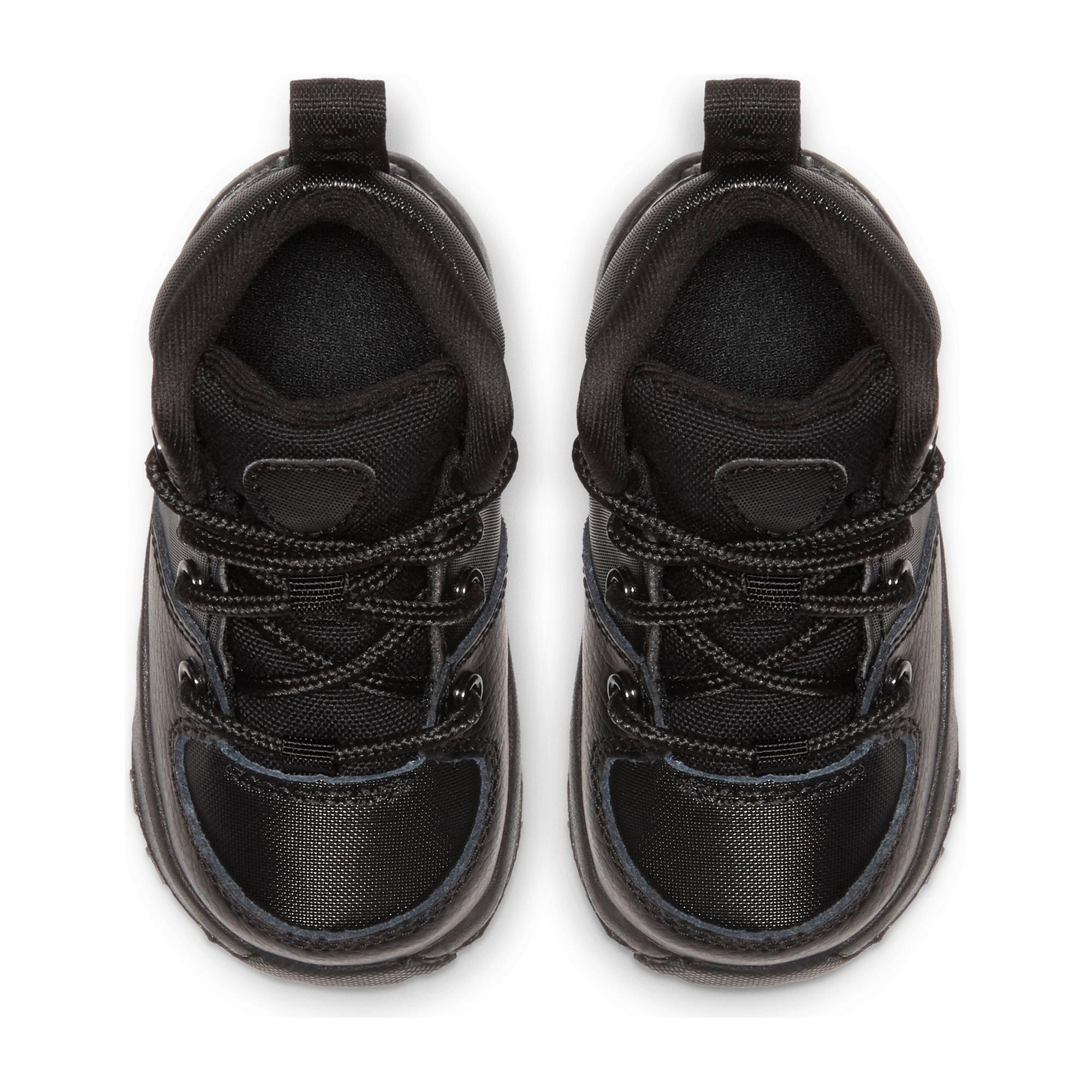 Toddler black clearance nike boots