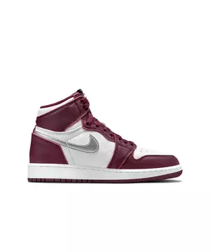 Jordan 1 Retro High OG خط ددسن Jordan 1 Retro High OG خط ددسن