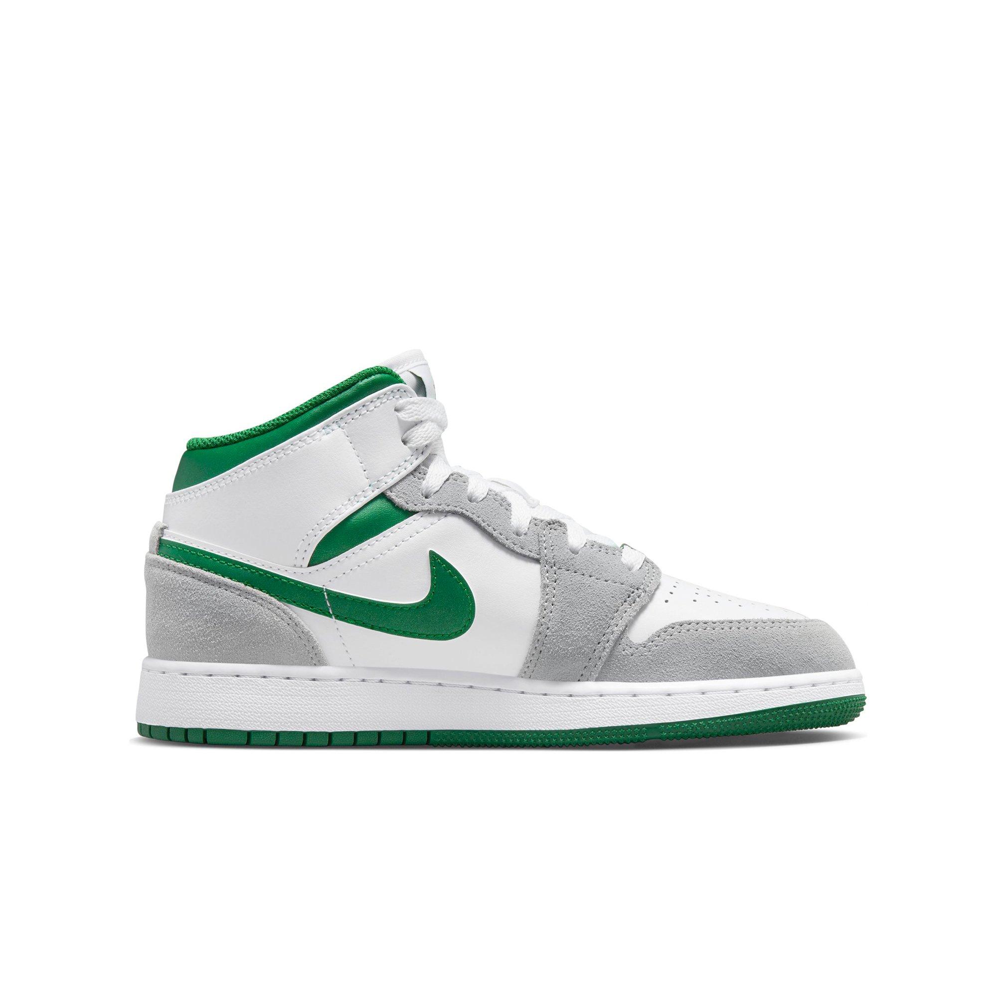 Pine green jordan 2025 1 grade school