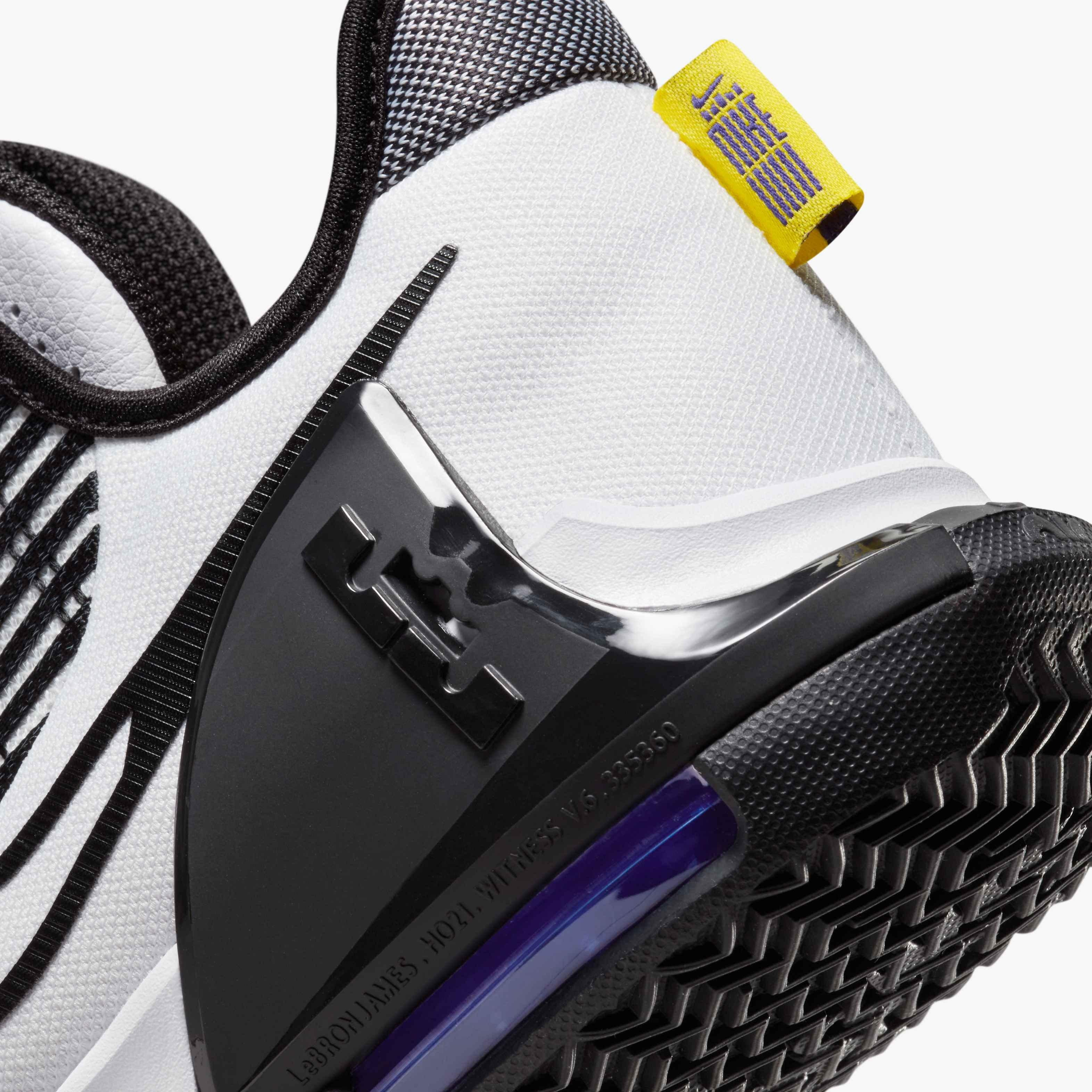 Nike LeBron Witness 6 "LA" Grade School Boys' Basketball Shoe - WHITE/BLACK Thumbnail View 4