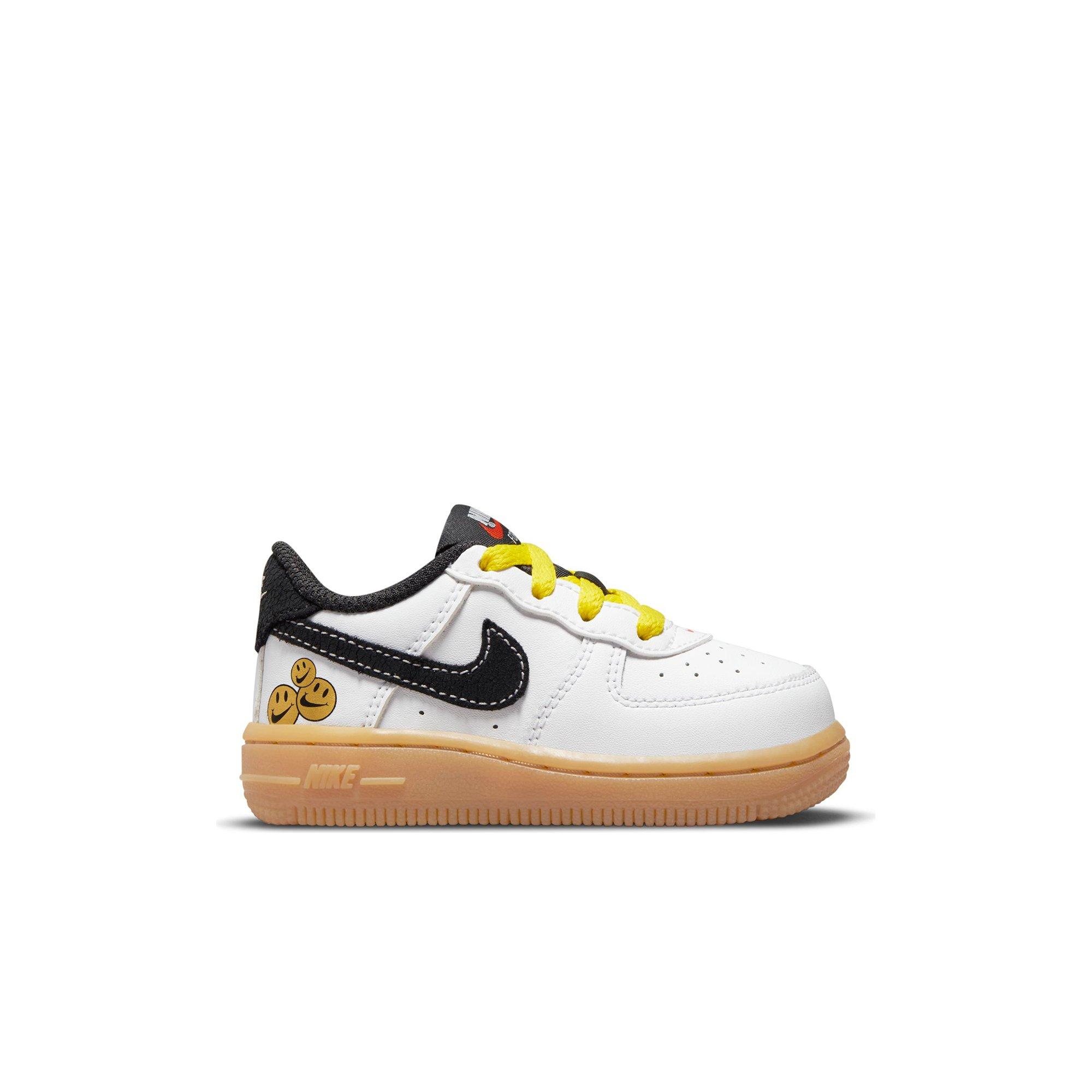 Nike smiley 2024 face trainers