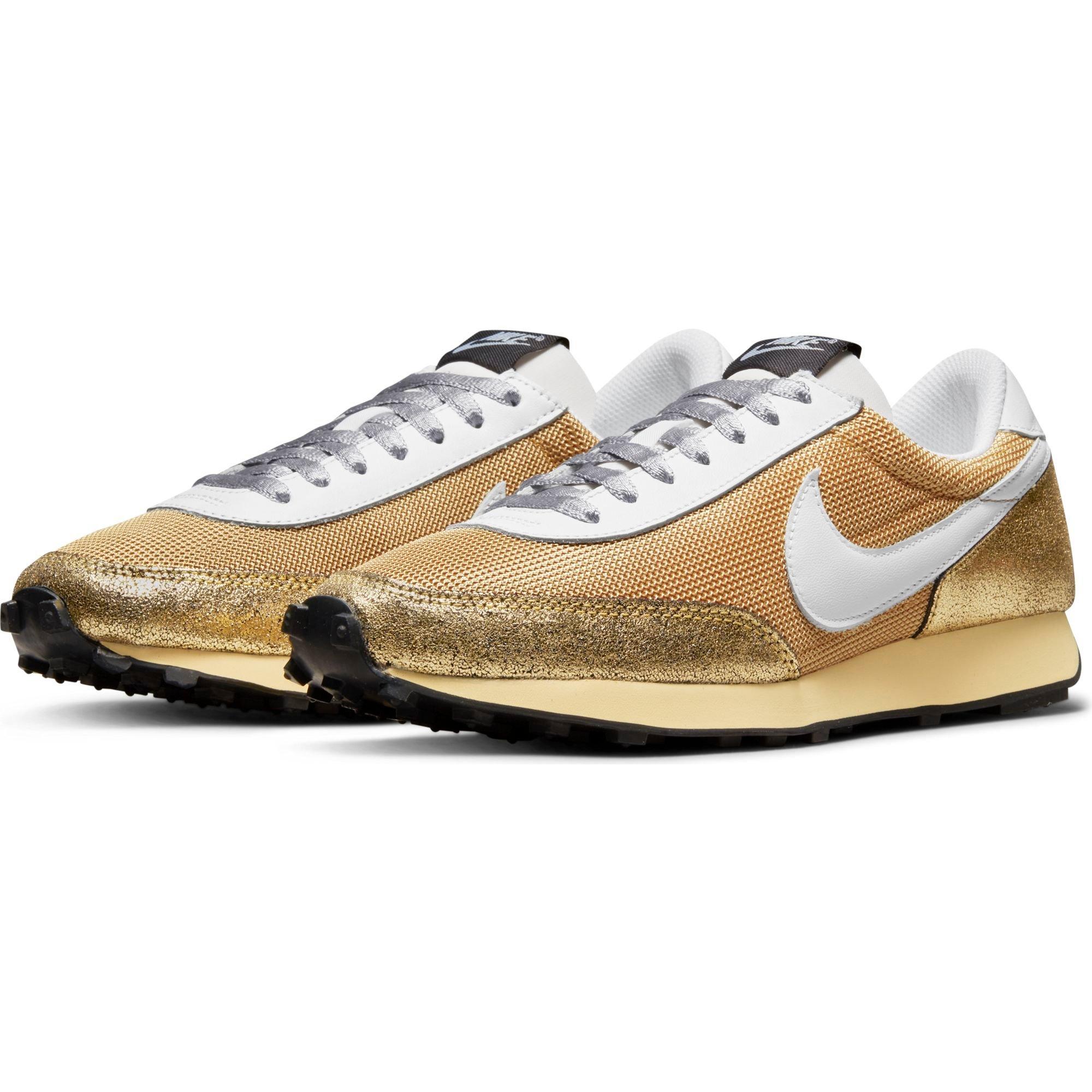 nike sparkling sneakers