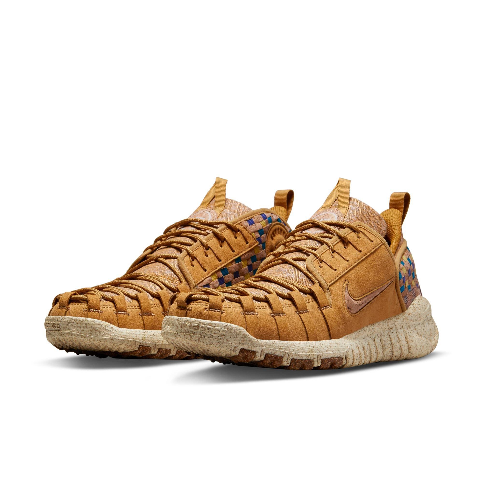 nike trail moc