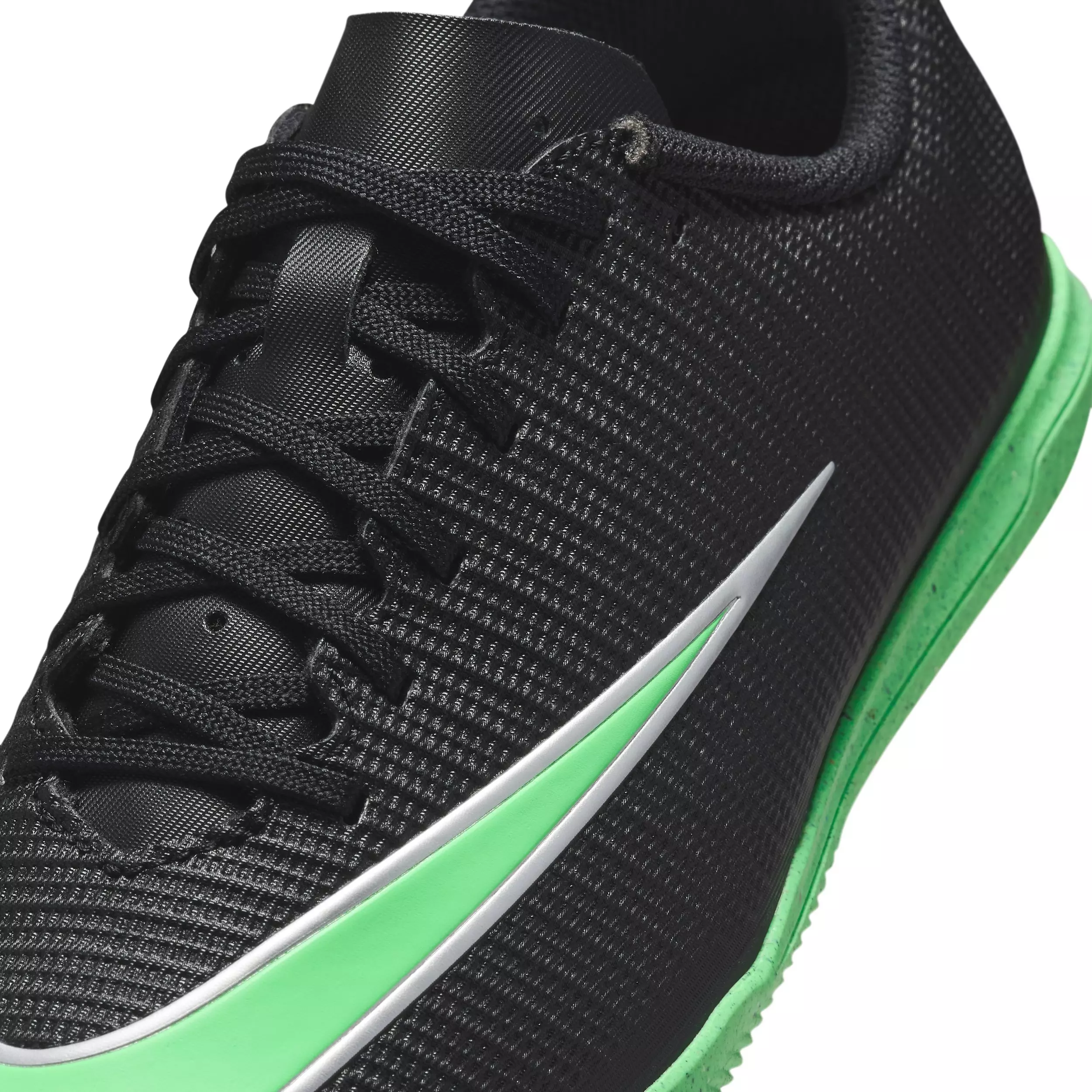 Nike Mercurial Vapor 17 Club IC "Black/Black/Illusion Green" Grade School Kids' Soccer Shoe - BLACK/BLACK/GREEN