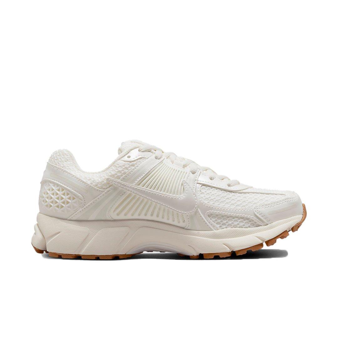 Nike Zoom Vomero 5 "Sail Gum" Women's Shoe - SAIL GUM Thumbnail View 1