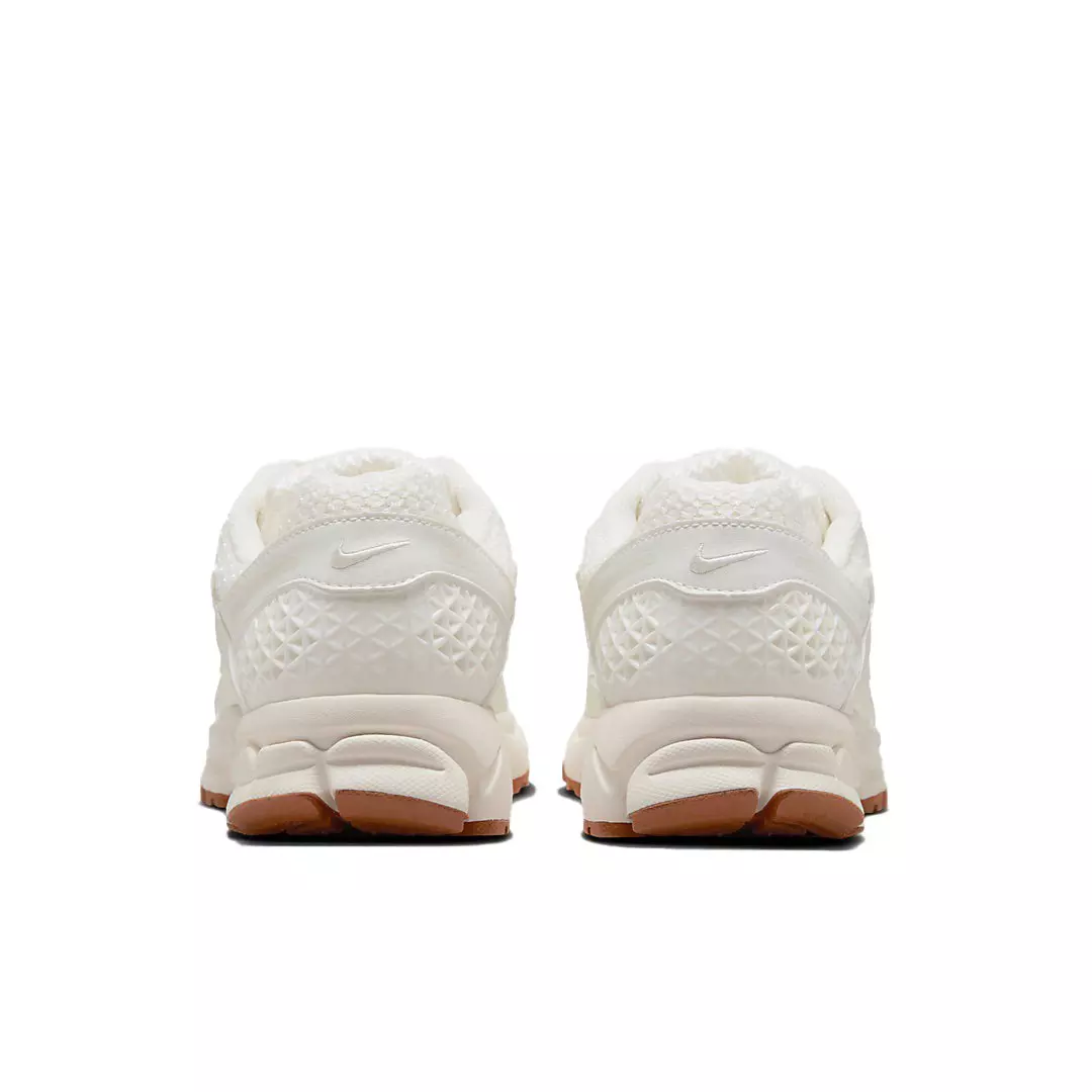 Nike Zoom Vomero 5 "Sail Gum" Women's Shoe - SAIL GUM