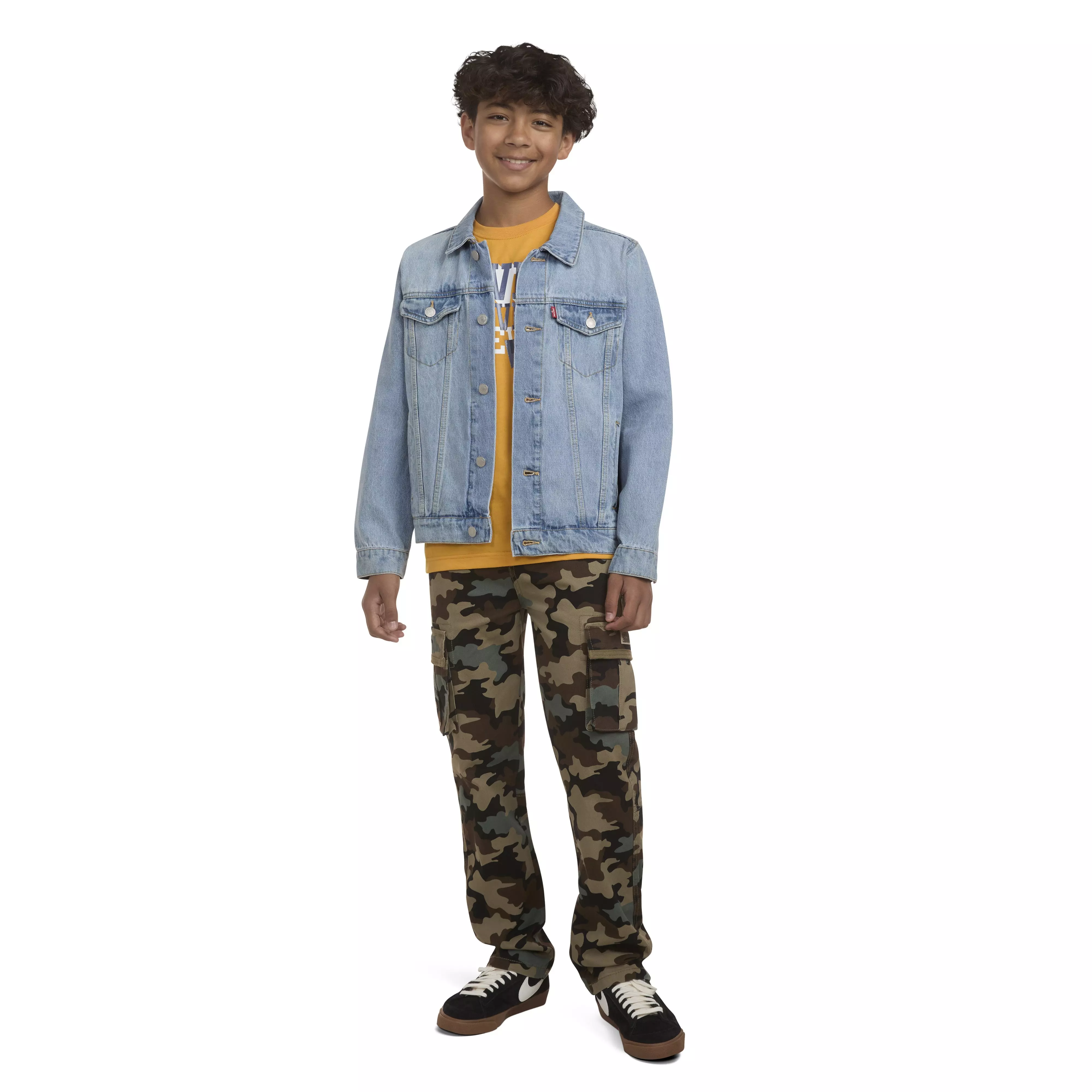 Levi's Big Boys' Trucker Style Light Blue Wash Denim Jacket - LT BLUE