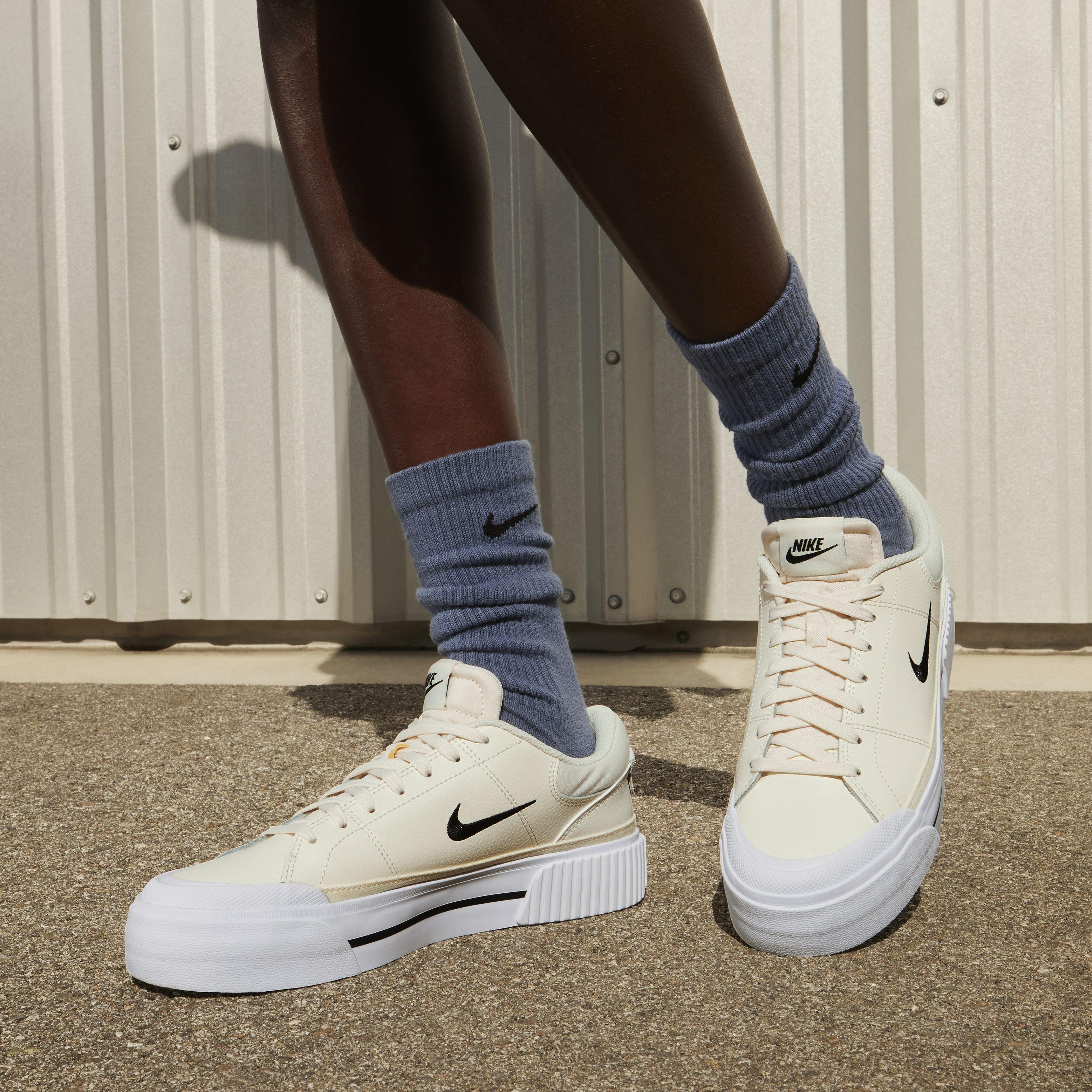 国内配送 NIKE W COURT LEGACY LIFT PALE IVORY/MUSLIN-WHT-BLK Nike Court Legacy Lift 