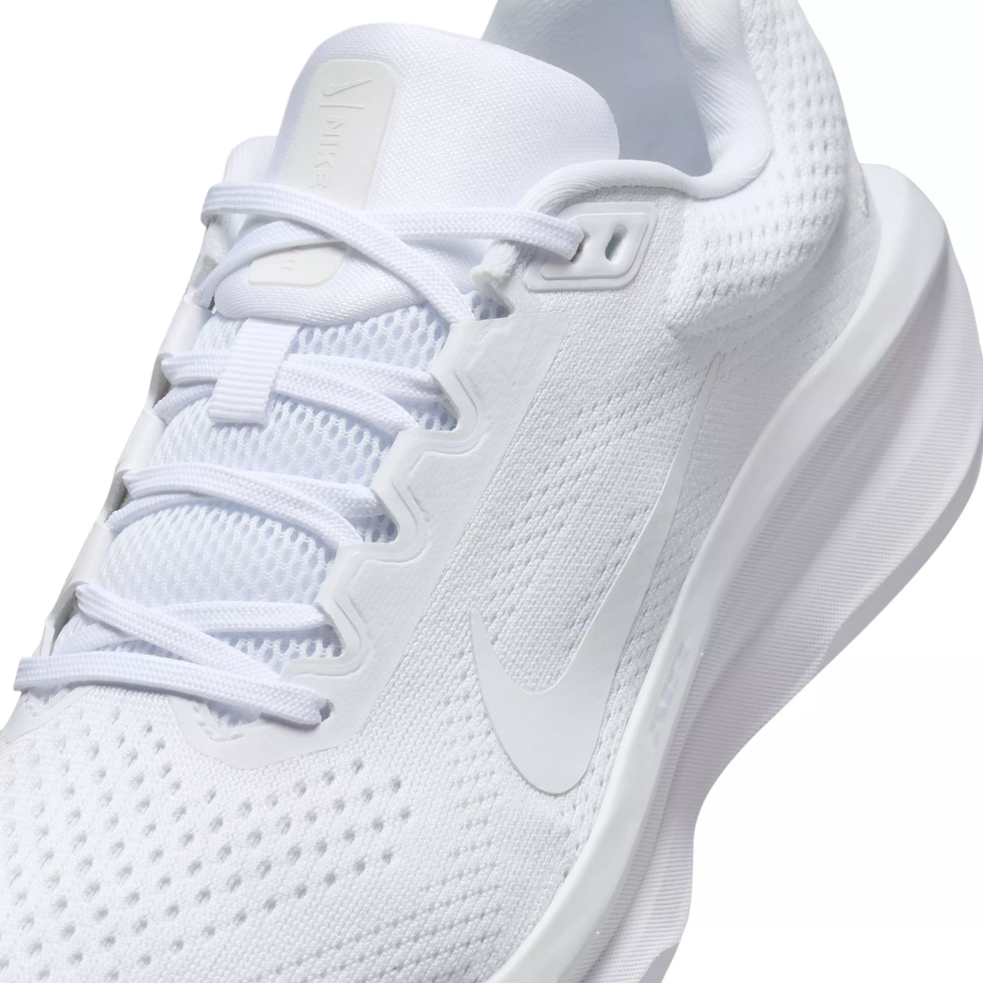 Nike Winflo 11 "White" Women's Running Shoe - WHITE