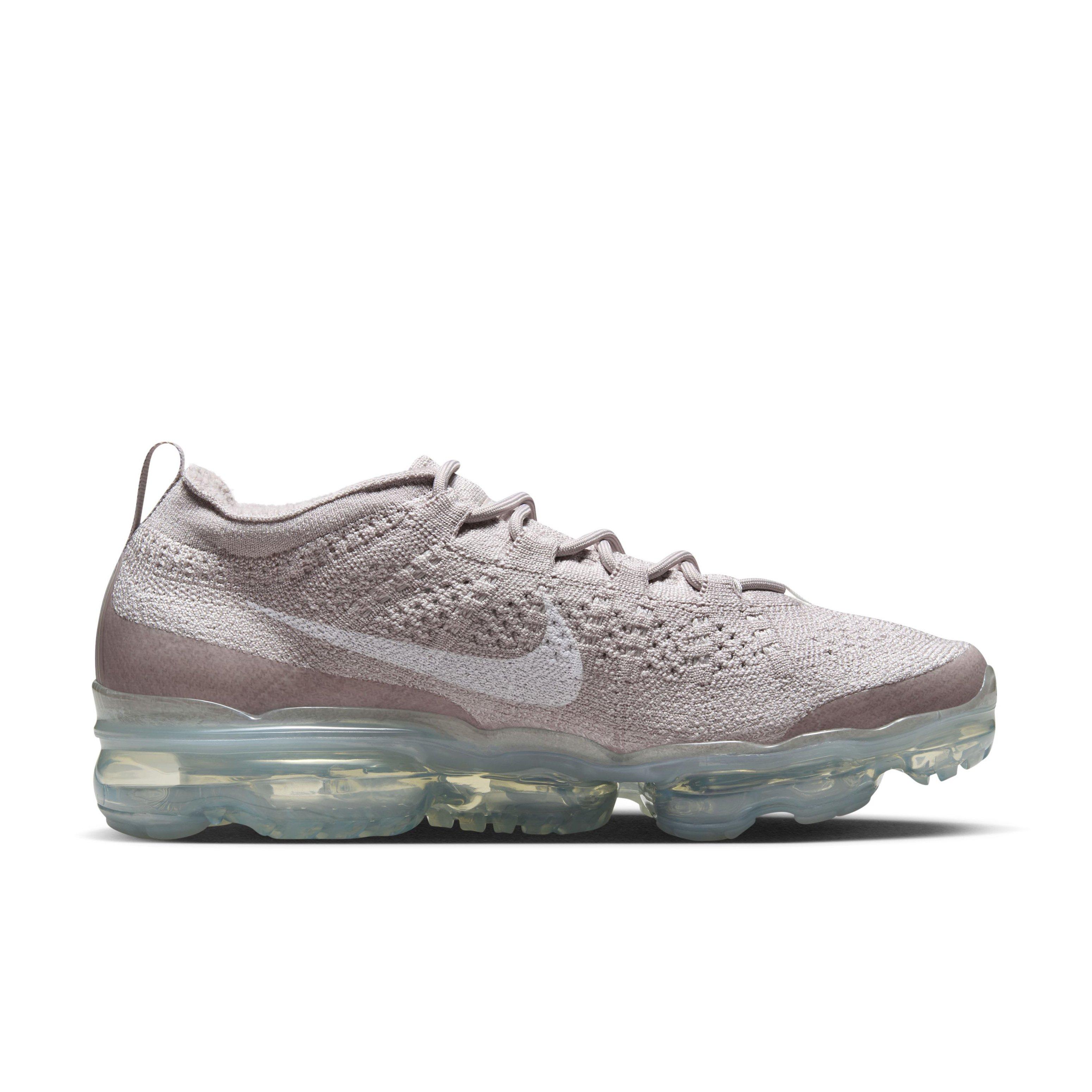 White Nike VaporMax Shoes display picture 1