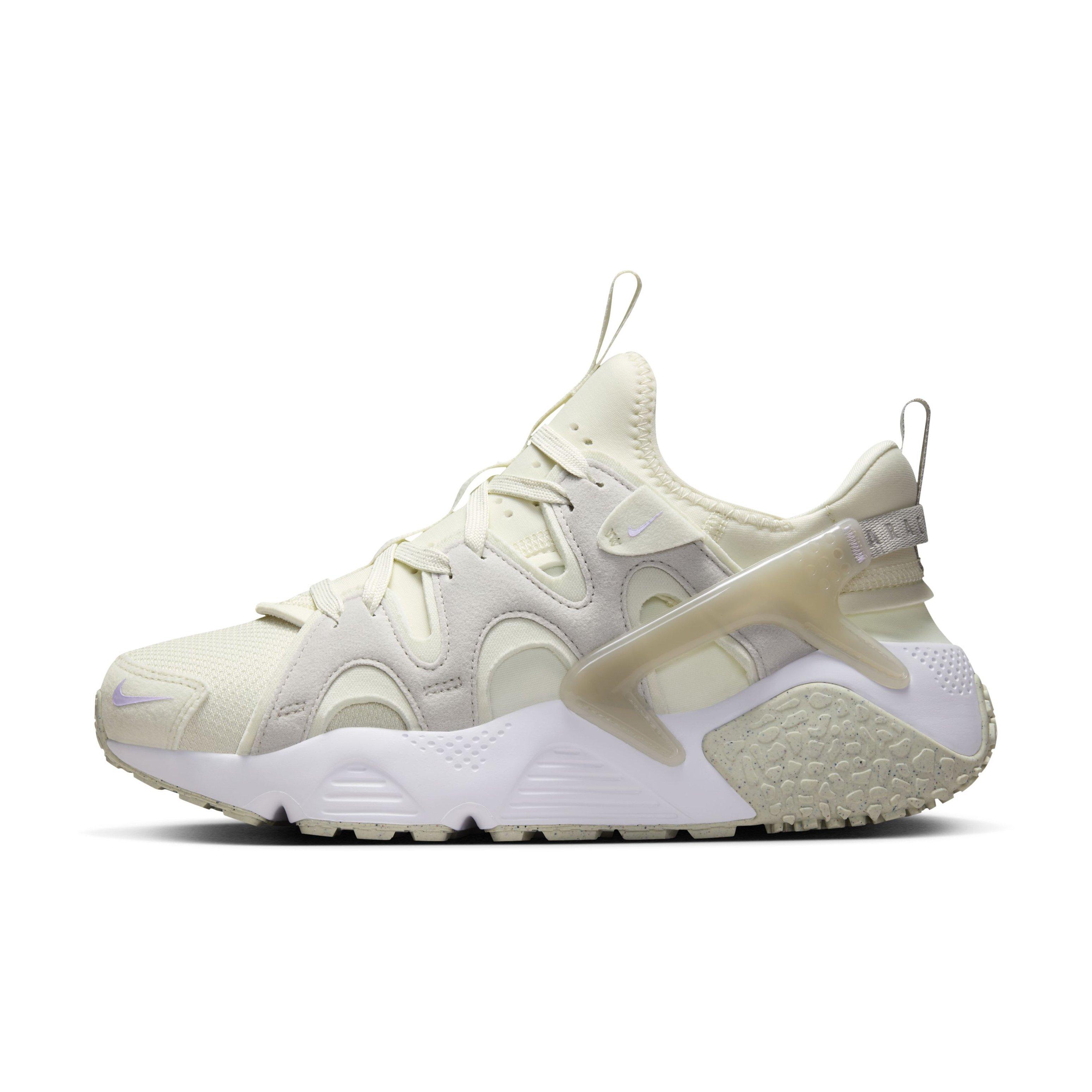 White Nike Huarache Shoes Sneakers