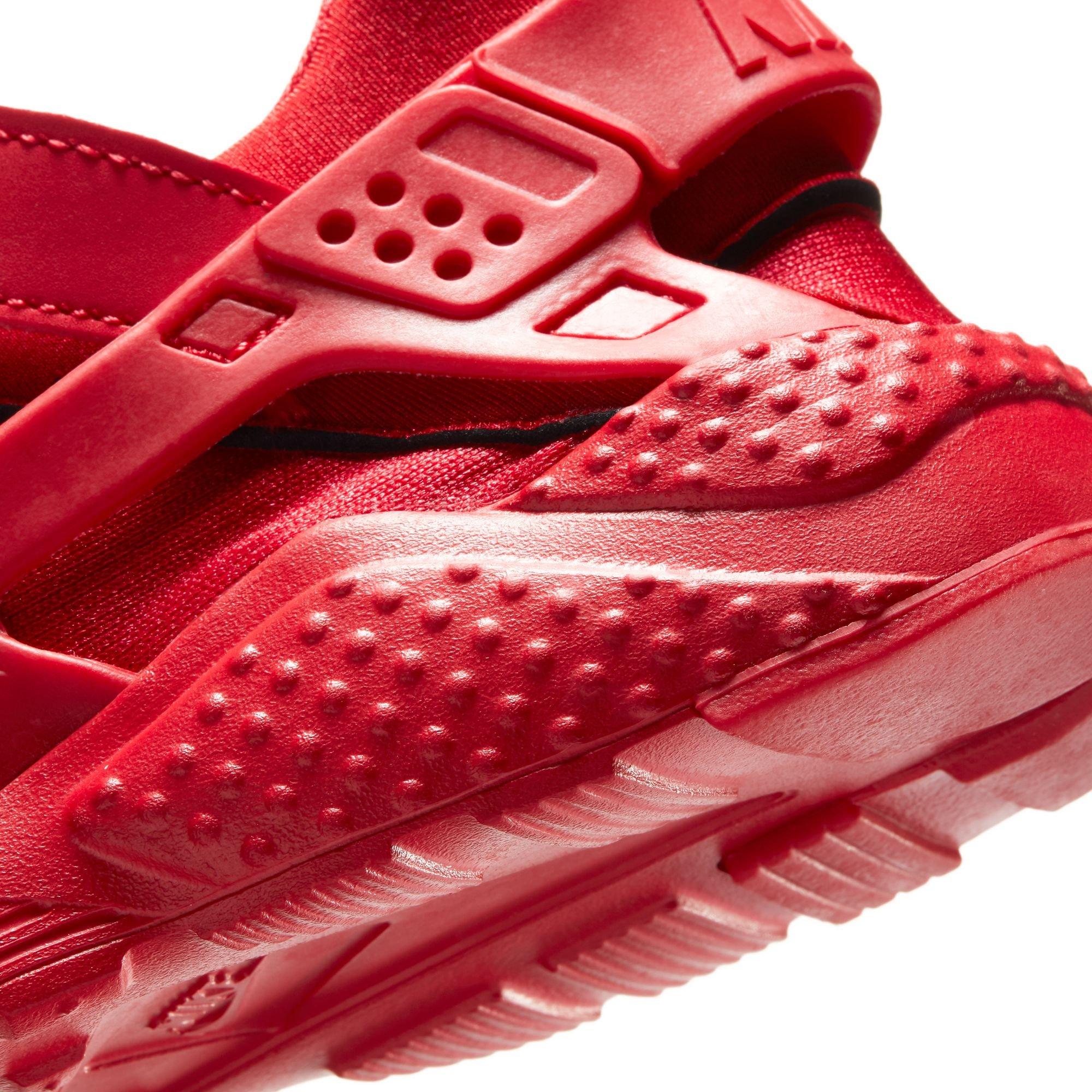 Red huaraches store hibbett sports