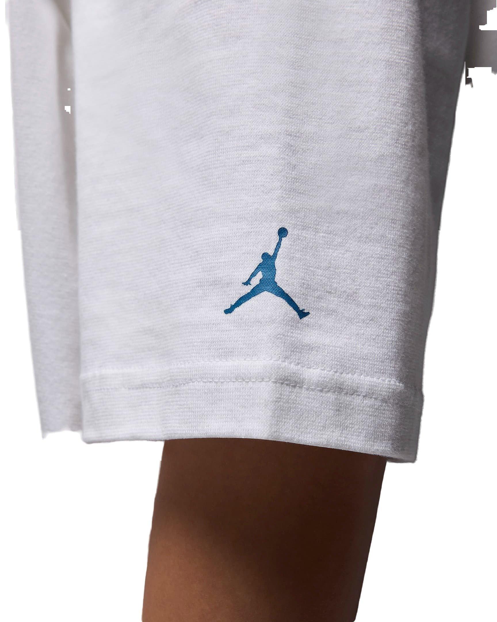 Jordan Women's Oversized Short Sleeve Graphic T-Shirt - WHITE Thumbnail View 4
