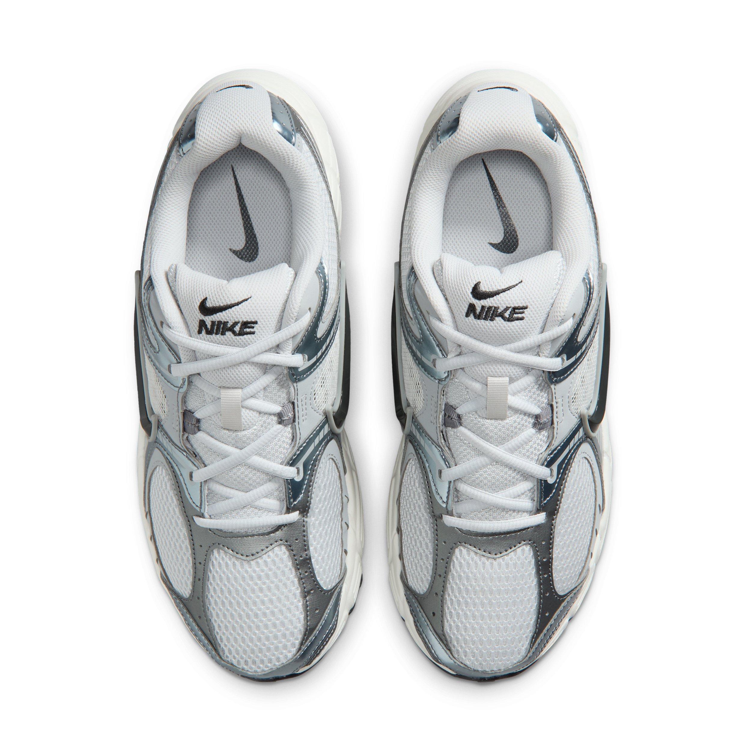 Nike V5 RNR "Photon Dust/Smoke Grey/Light Smoke Grey/Dark Smoke Grey" Men's Shoe - DUST/GREY/LT GREY/DK GREY Thumbnail View 4