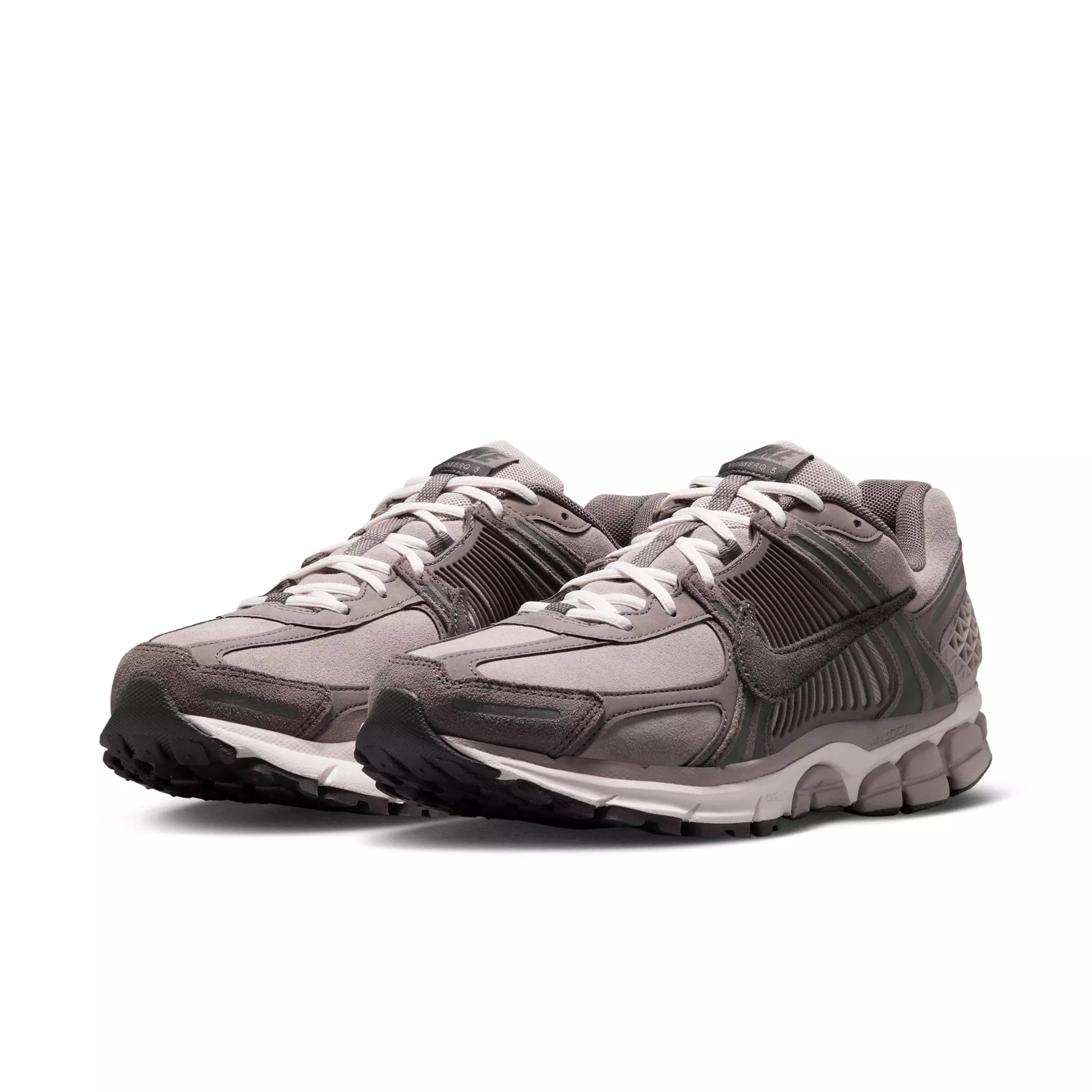 Nike Zoom Vomero 5 SE LOS S "College Grey/Cave Stone/Sail/Medium Ash" Men's Shoe - GREY/STONE/SAIL/MD ASH