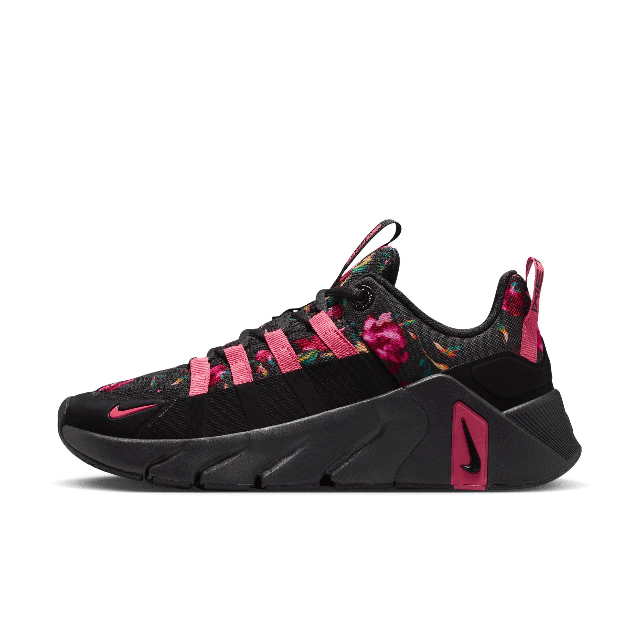 Nike Free Metcon 7 SE "Black/Black/Sea Coral" Women's Training Shoe - BLACK/BLACK/CORAL