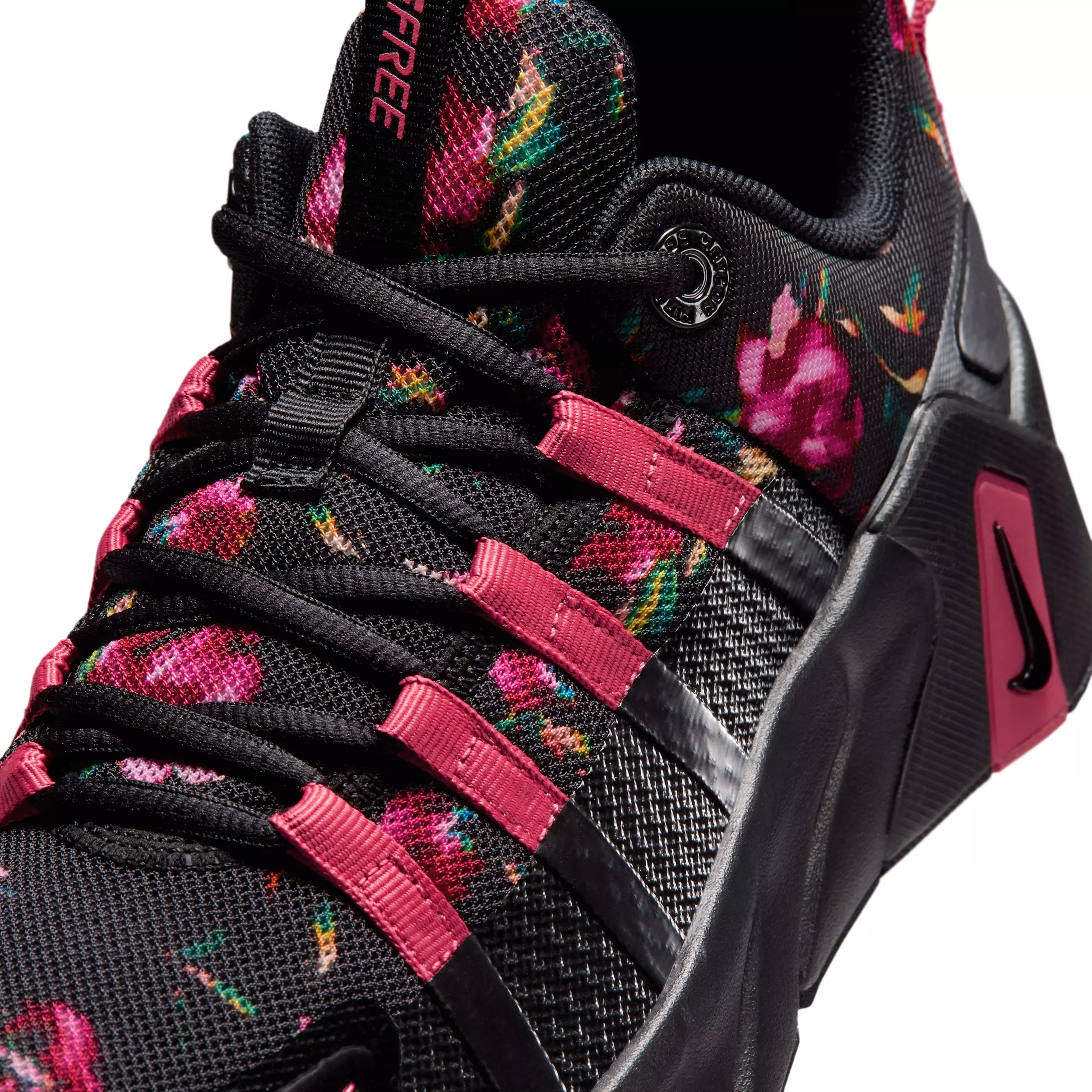 Nike Free Metcon 7 SE "Black/Black/Sea Coral" Women's Training Shoe - BLACK/BLACK/CORAL