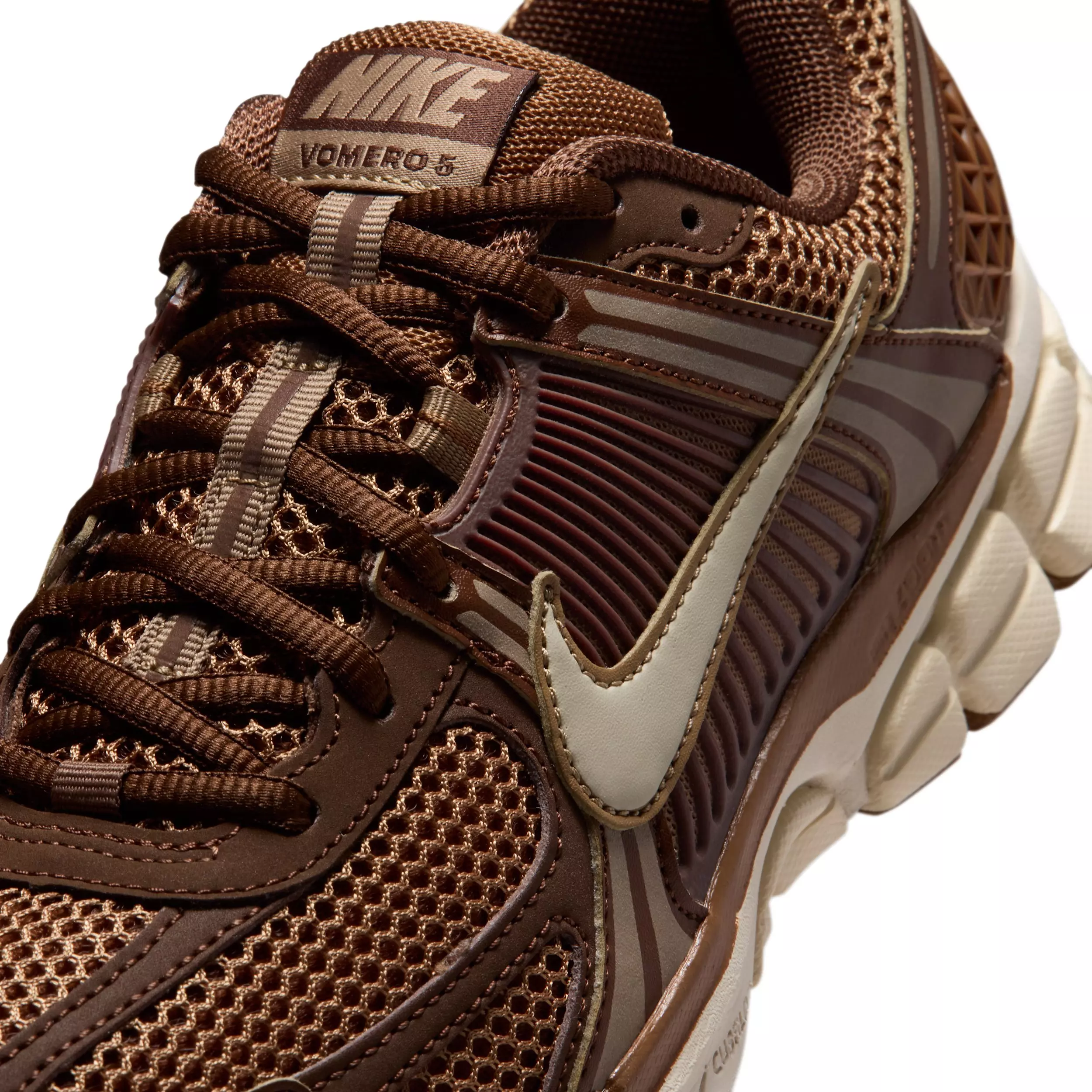 Nike Zoom Vomero 5 "Cacao Wow/Light British Tan/Dark Driftwood/Light Khaki" Women's Shoe - CACAO/LT TAN/DK DRIFTWOOD/LT KHAKI