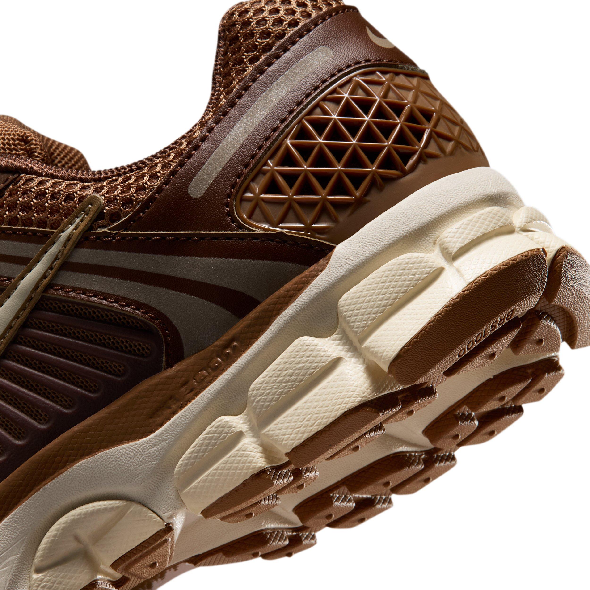 Nike Zoom Vomero 5 "Cacao Wow/Light British Tan/Dark Driftwood/Light Khaki" Women's Shoe - CACAO/LT TAN/DK DRIFTWOOD/LT KHAKI