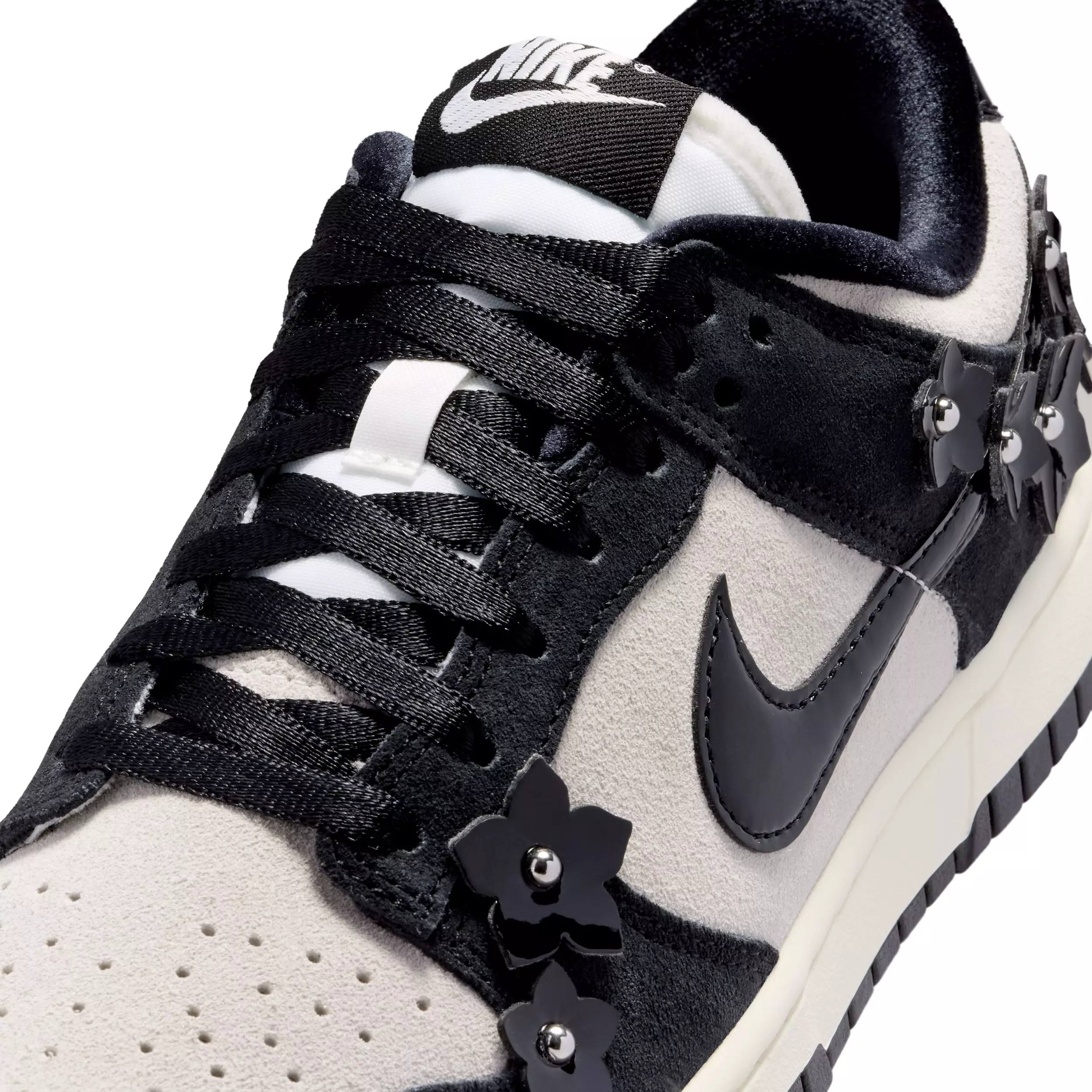 Nike Nike Dunk Low SE Florette "Black/Sail/Black" Women's Shoe - BLACK/SAIL/BLACK