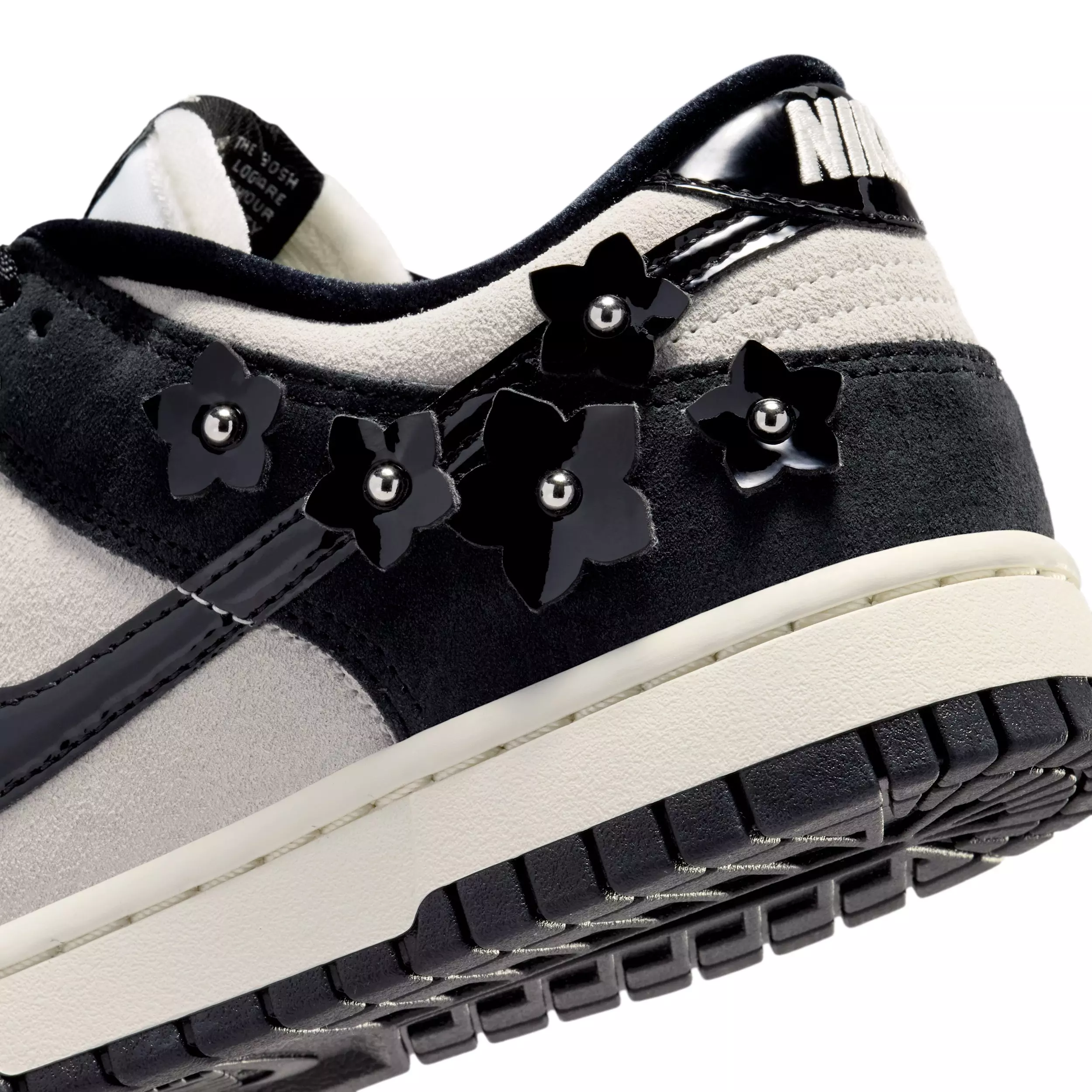 Nike Nike Dunk Low SE Florette "Black/Sail/Black" Women's Shoe - BLACK/SAIL/BLACK