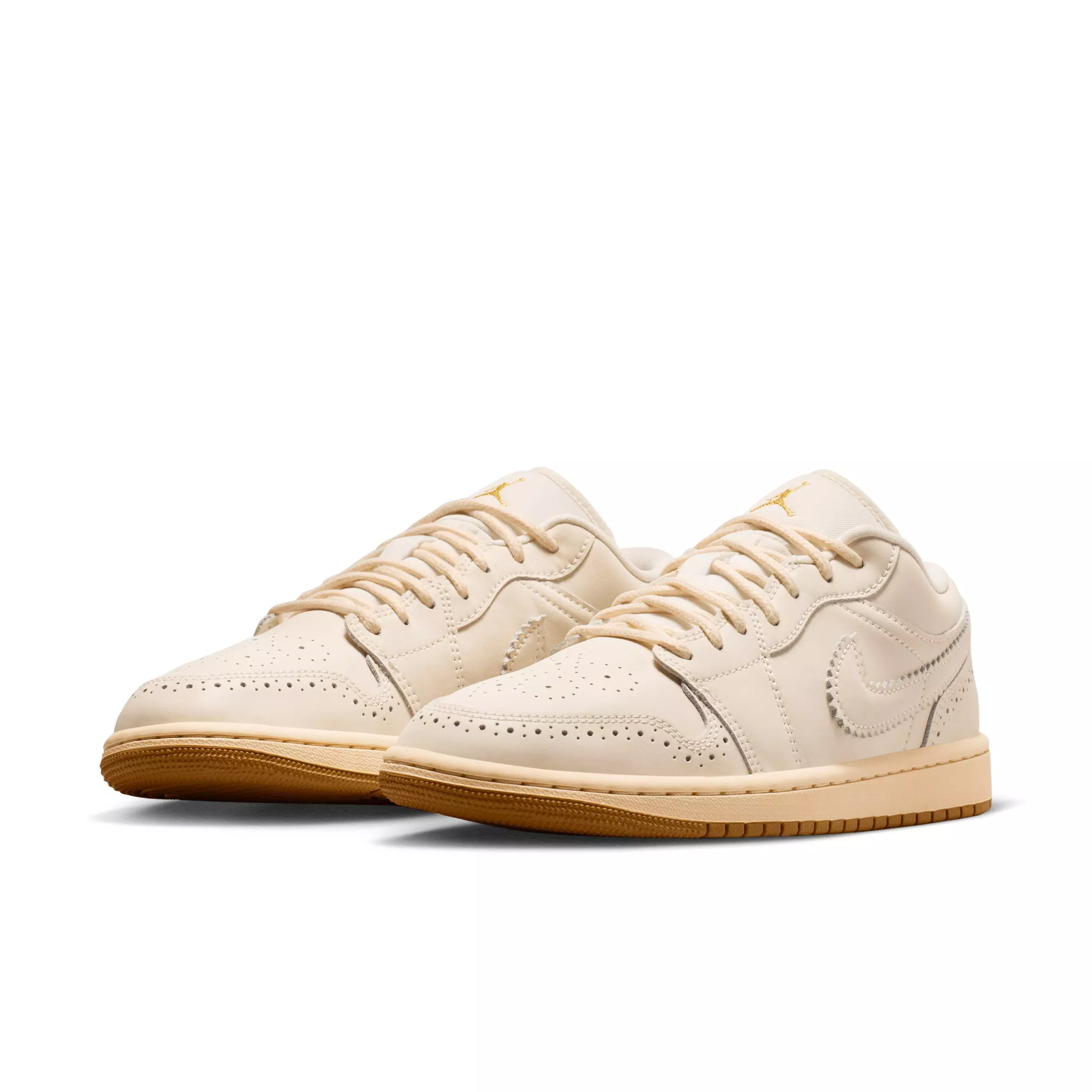Jordan 1 Low SE "Chalk/Metallic Gold/Pearl White/Chalk" Women's Shoe - CHALK/GOLD/WHITE/CHALK