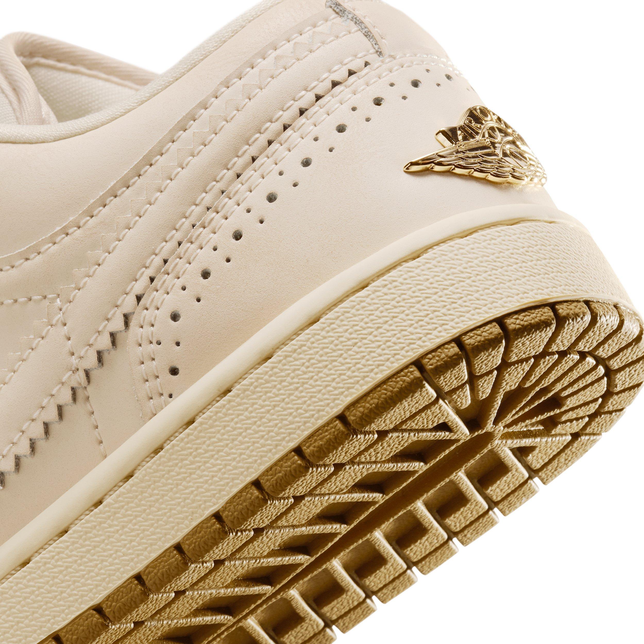 Jordan 1 Low SE "Chalk/Metallic Gold/Pearl White/Chalk" Women's Shoe - CHALK/GOLD/WHITE/CHALK Thumbnail View 8