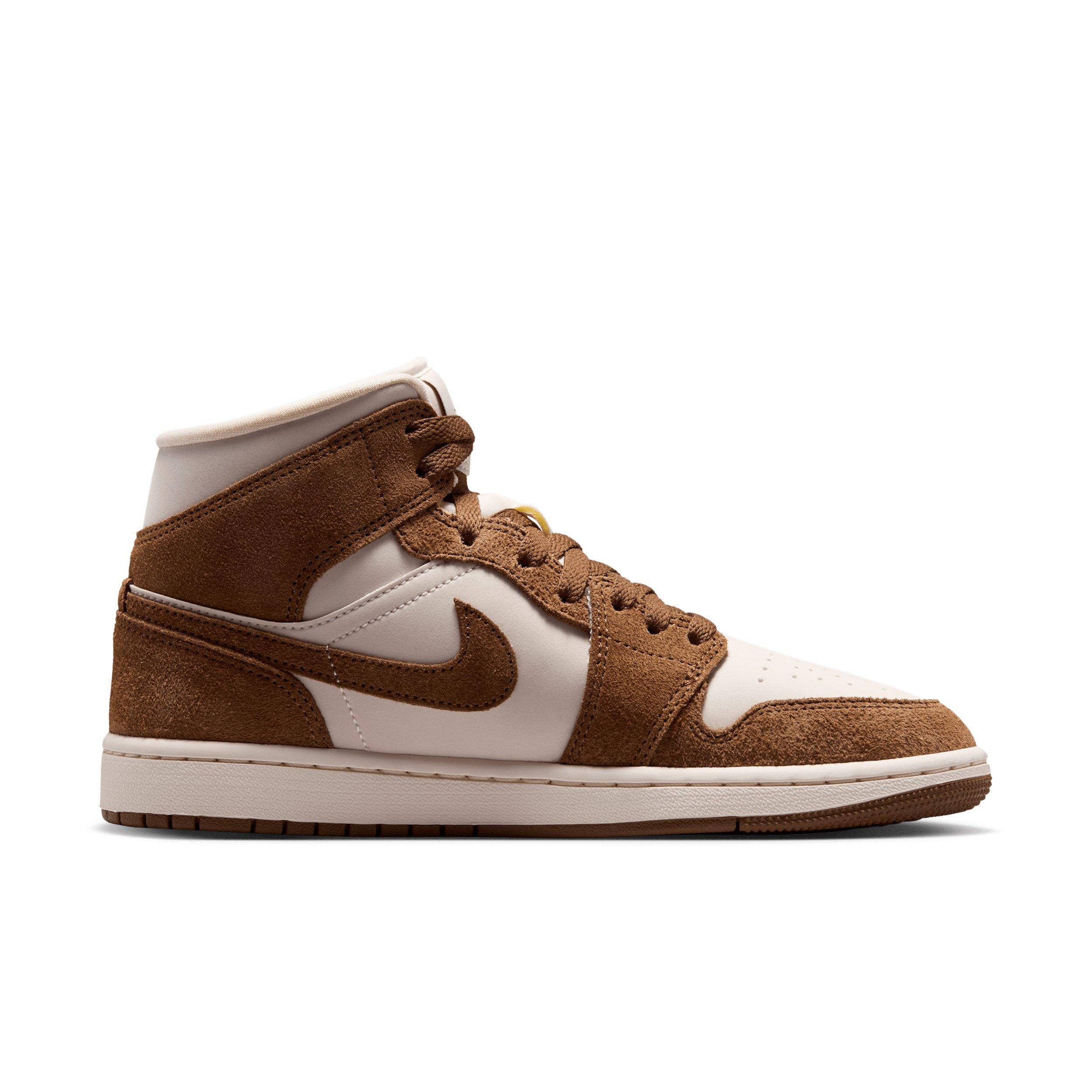 Jordan 1 Mid "Light British Tan/Chalk" Women's Shoe - LT TAN/CHALK Thumbnail View 1