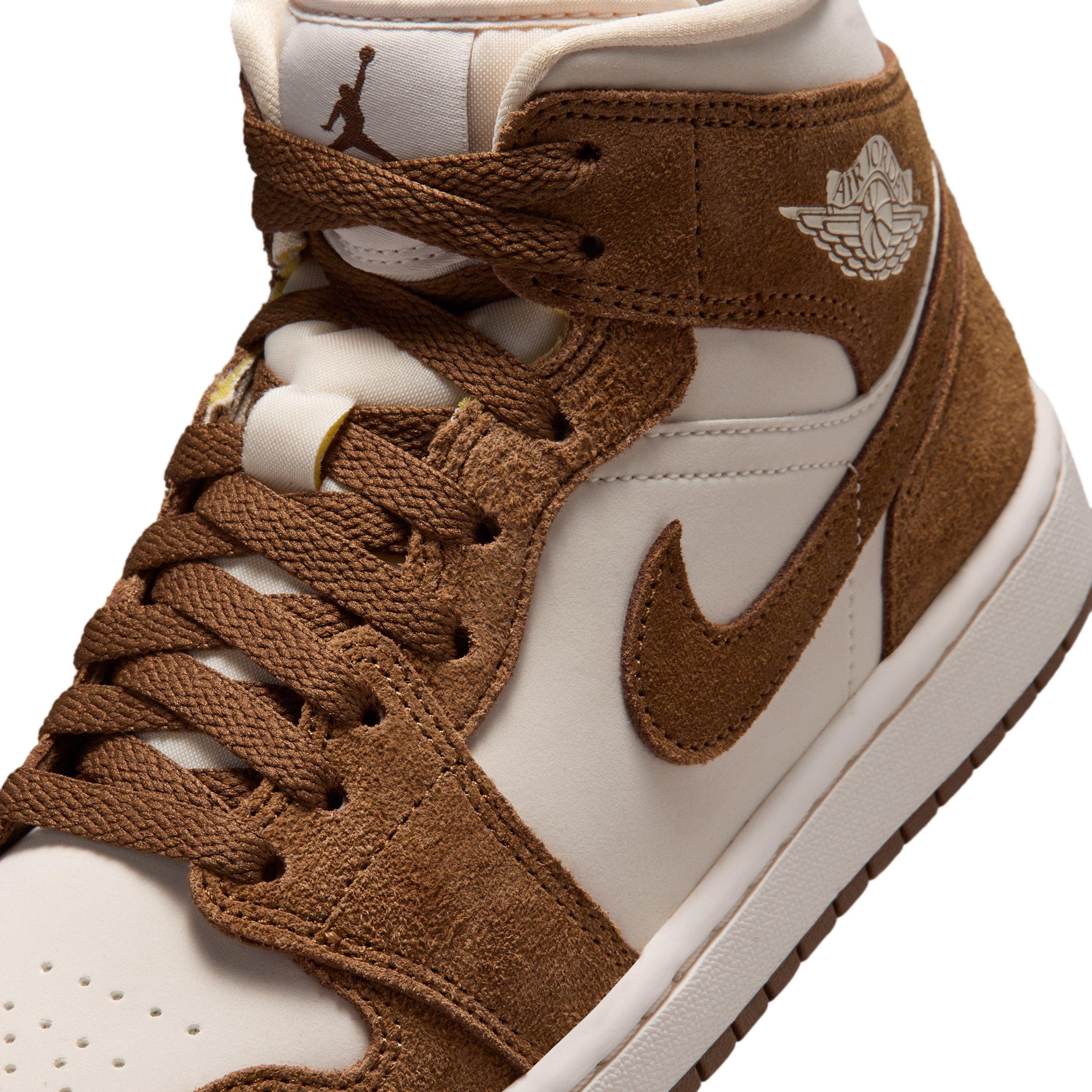 Jordan 1 Mid "Light British Tan/Chalk" Women's Shoe - LT TAN/CHALK Thumbnail View 7