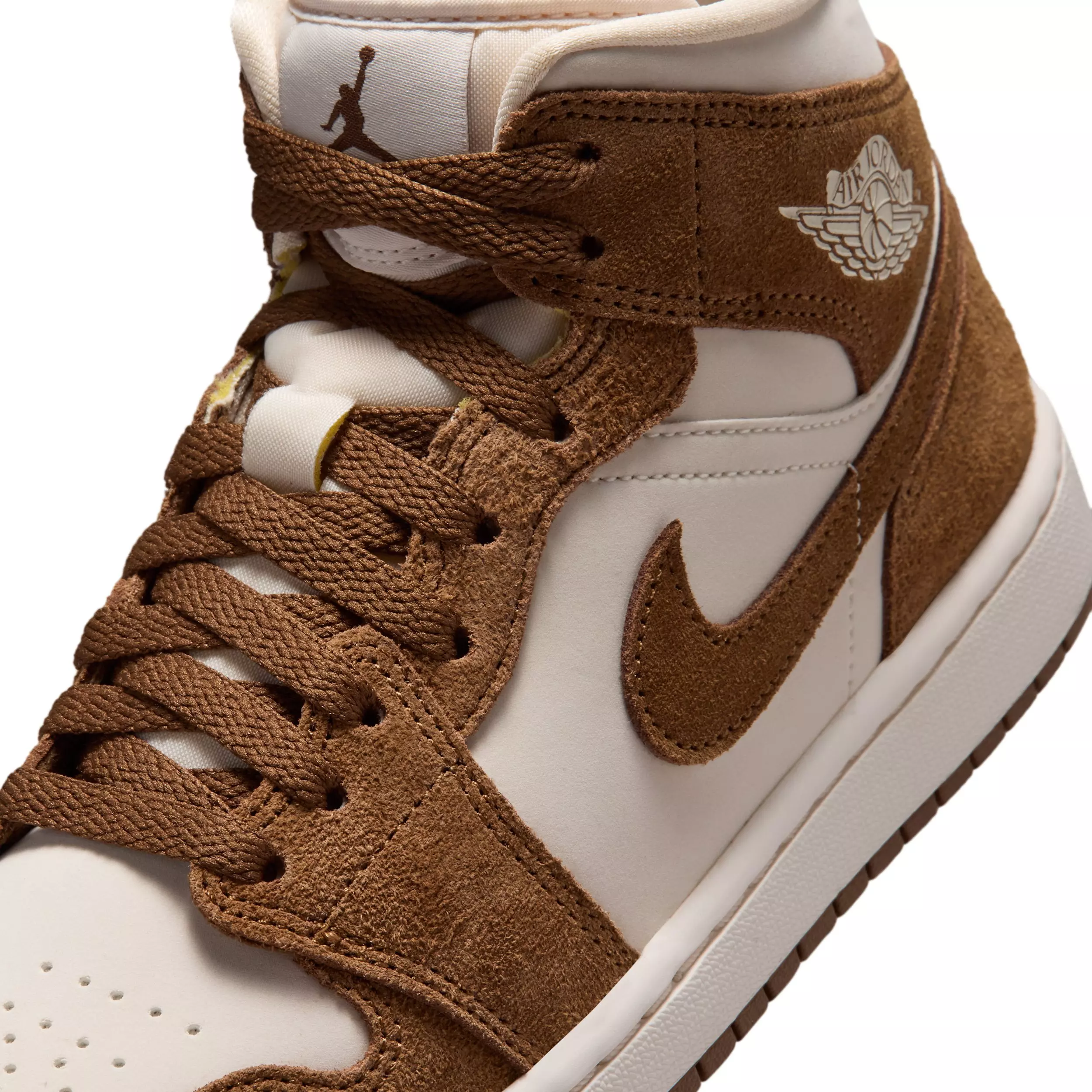 Jordan 1 Mid "Light British Tan/Chalk" Women's Shoe - LT TAN/CHALK