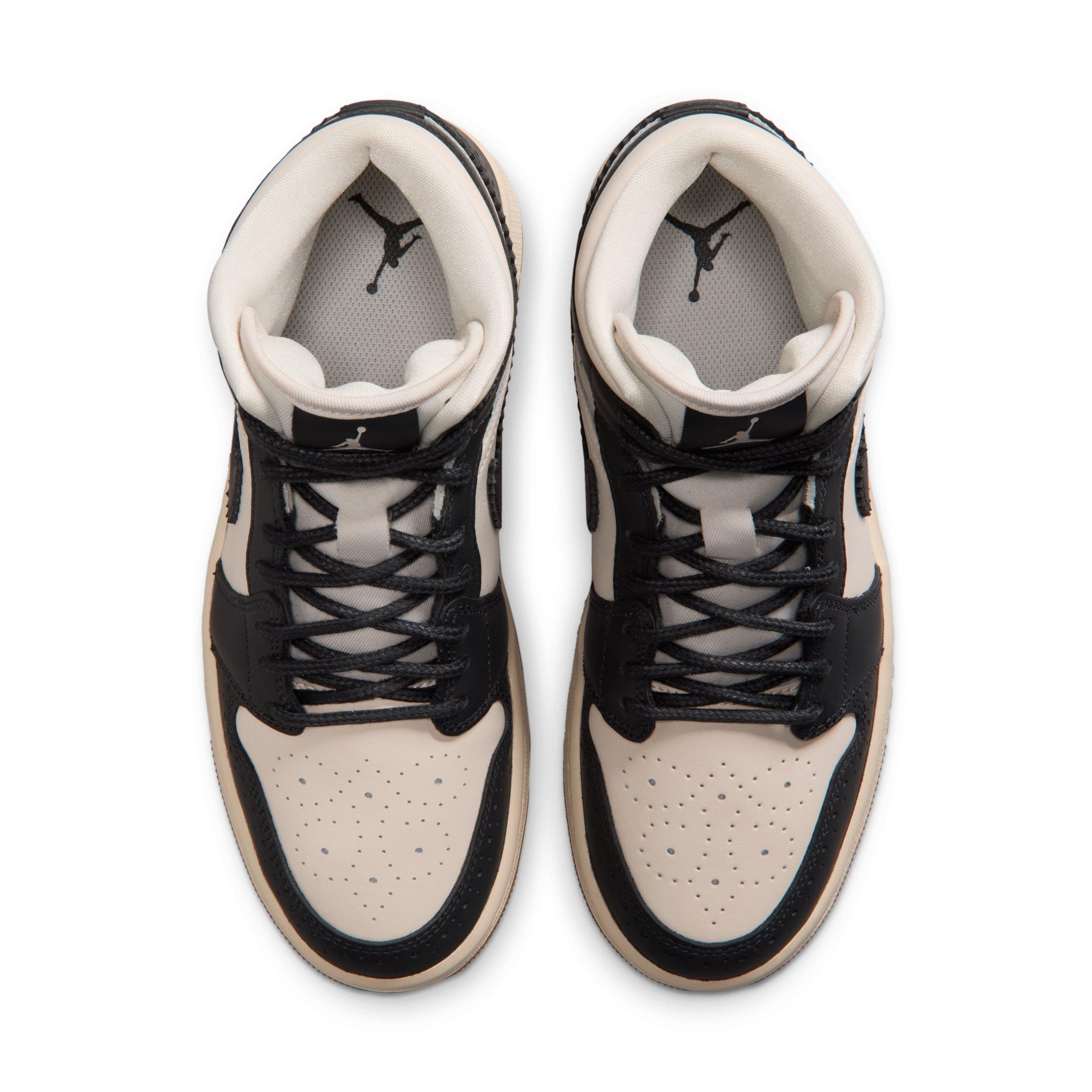 Jordan 1 Mid SE "Off Noir/Chalk/Pearl White/Chalk" Women's Shoe - OFF NOIR/CHALK/WHITE/CHALK Thumbnail View 4