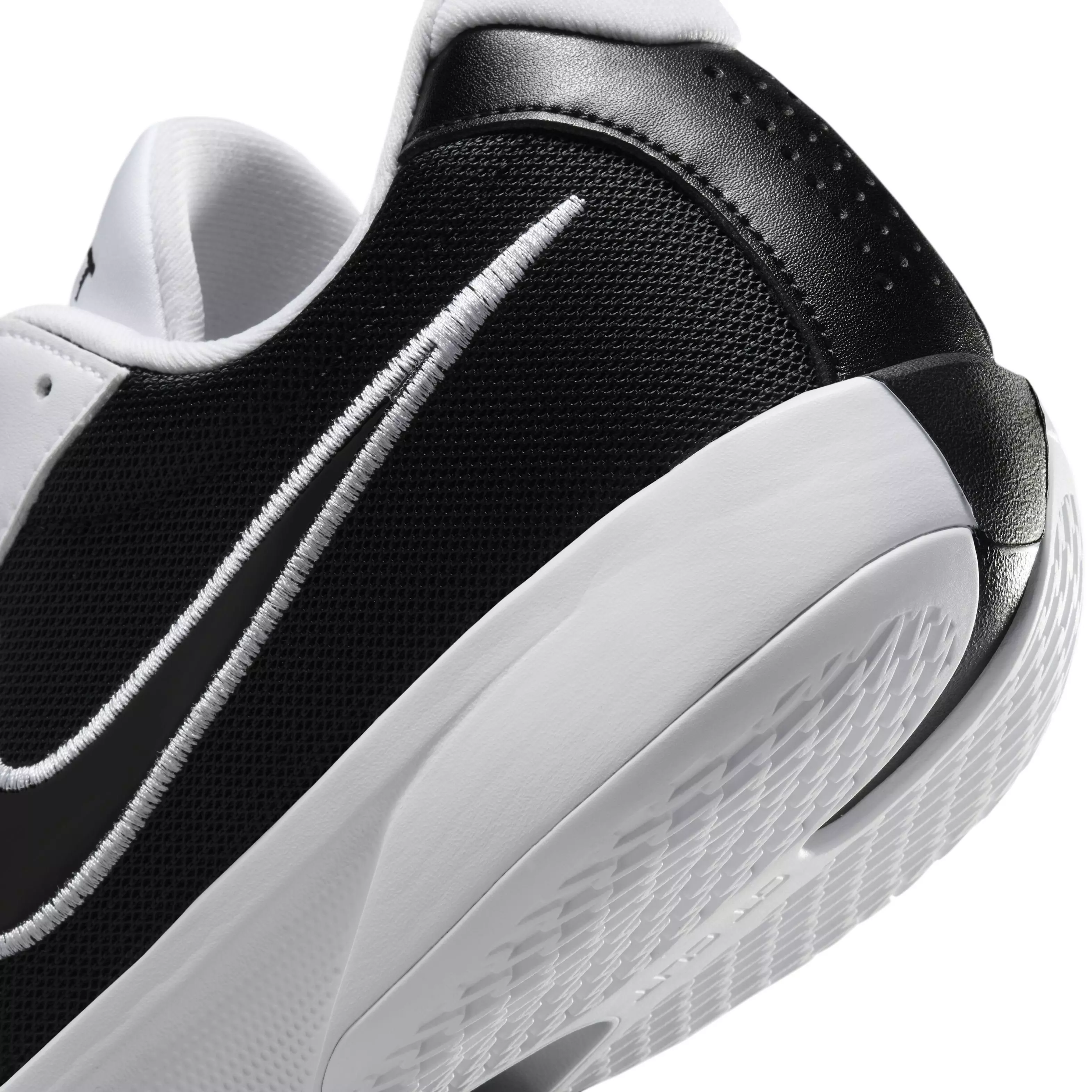 Nike G.T. Cut Academy "Black/White" Men's Basketball Shoe - BLACK/WHITE