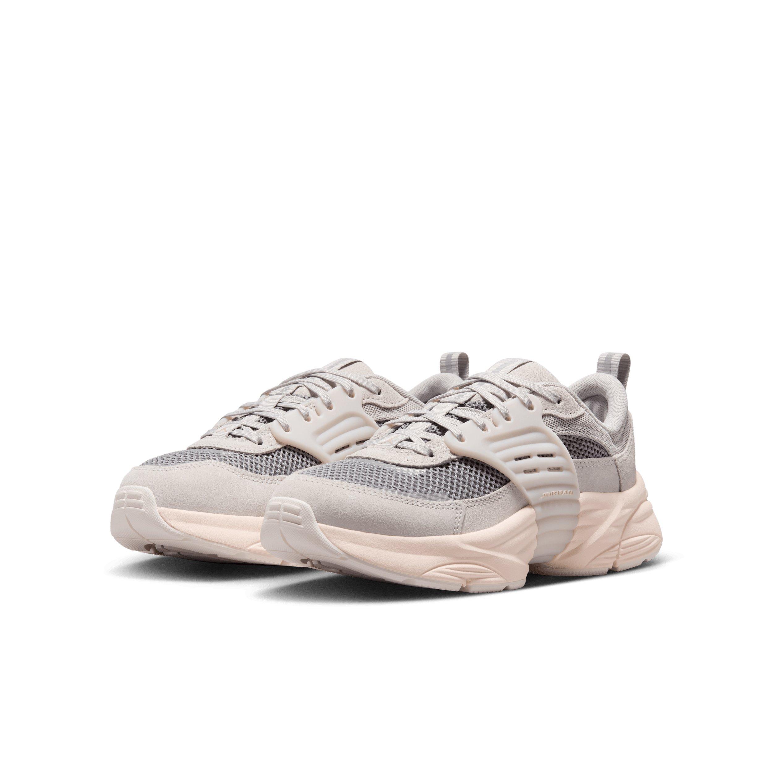 Jordan Trunner O/S "Light Iron Ore/Smoke Grey/Chalk/Legend Medium Brown" Grade School Boys' Shoe - LT IRON/GREY/CHALK/MD BROWN Thumbnail View 3
