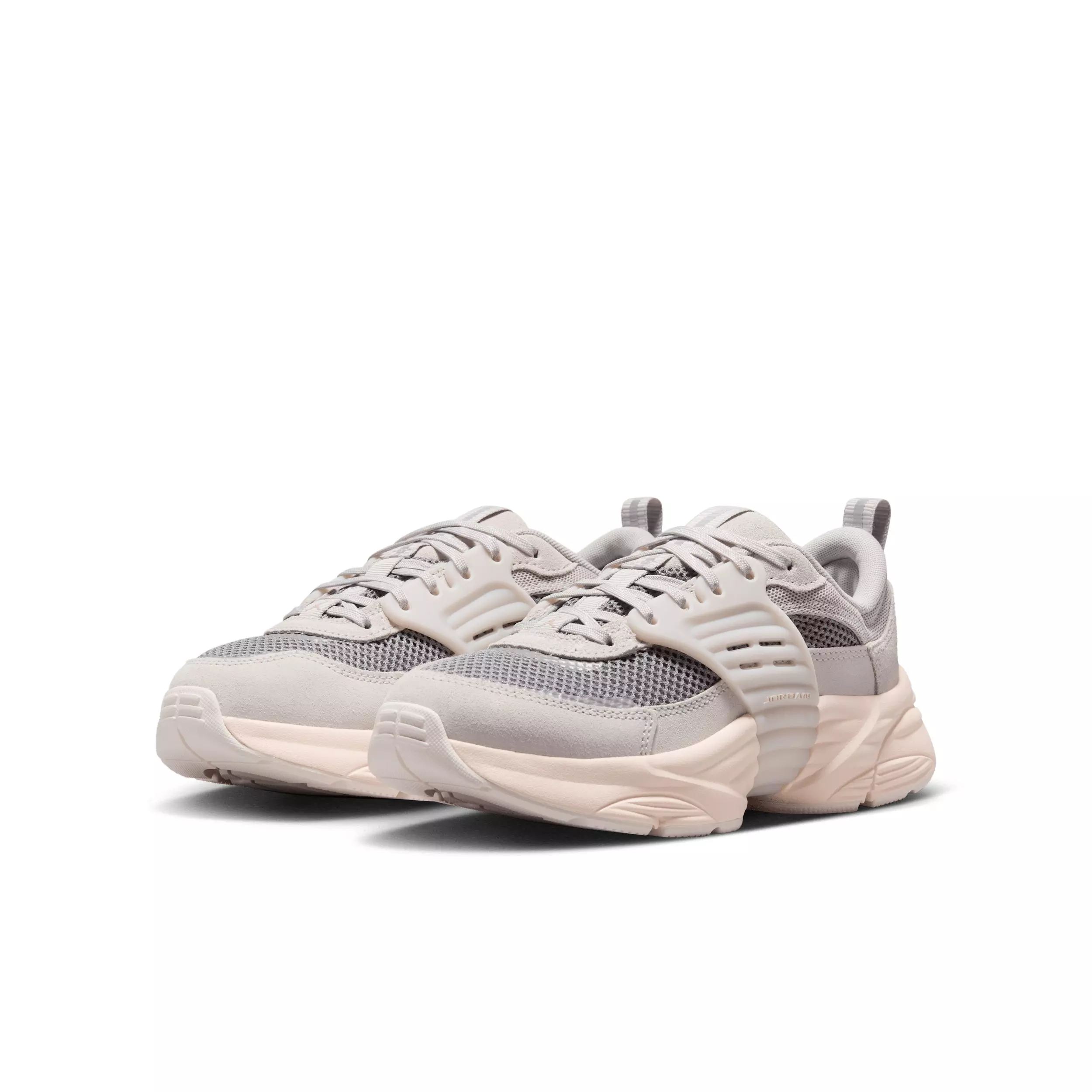 Jordan Trunner O/S "Light Iron Ore/Smoke Grey/Chalk/Legend Medium Brown" Grade School Boys' Shoe - LT IRON/GREY/CHALK/MD BROWN