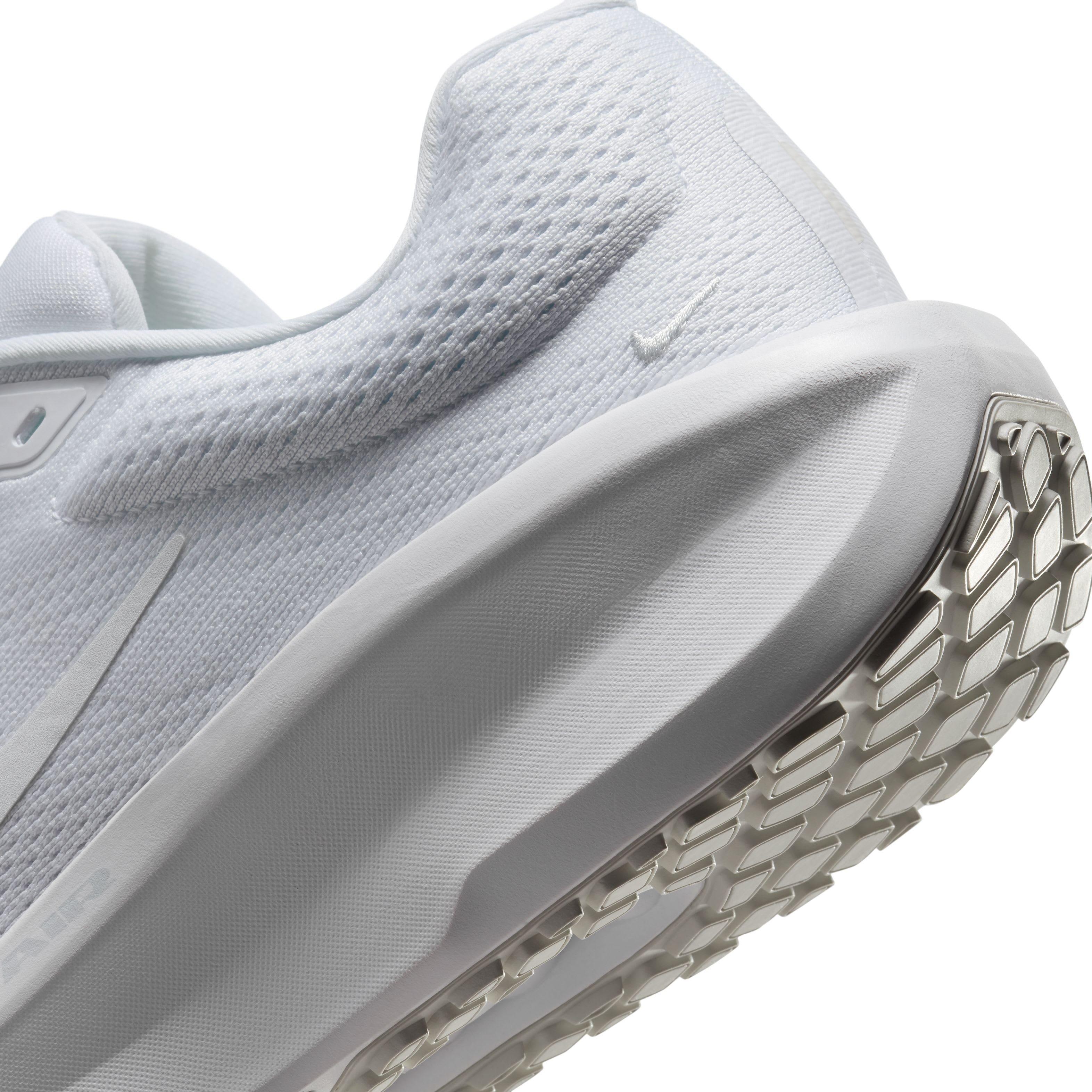 Nike Winflo 11 "White/Photon Dust/White" Men's Running Shoe - WHITE/DUST/WHITE Thumbnail View 8
