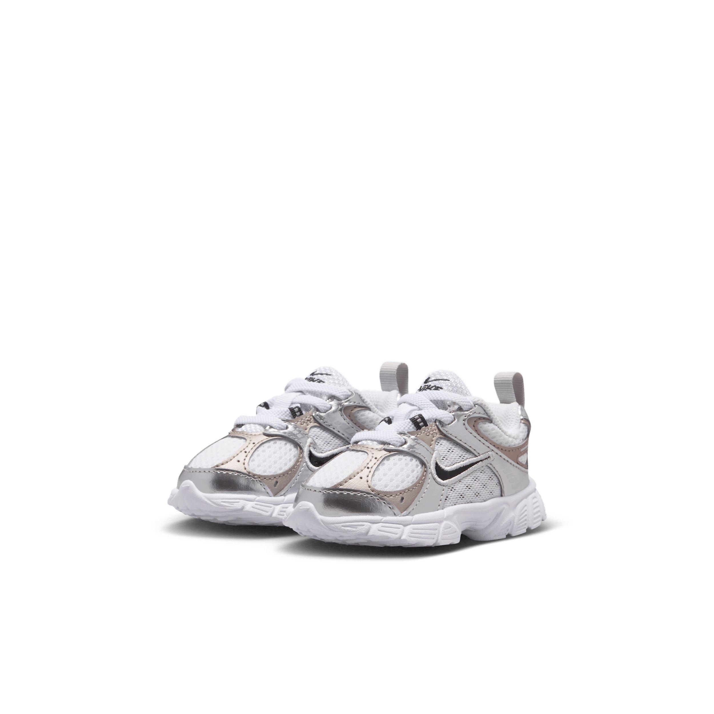 Nike V5 RNR "White/Vast Grey/College Grey/Black" Infant Boys' Shoe - WHITE/GREY/GREY/BLACK Thumbnail View 3