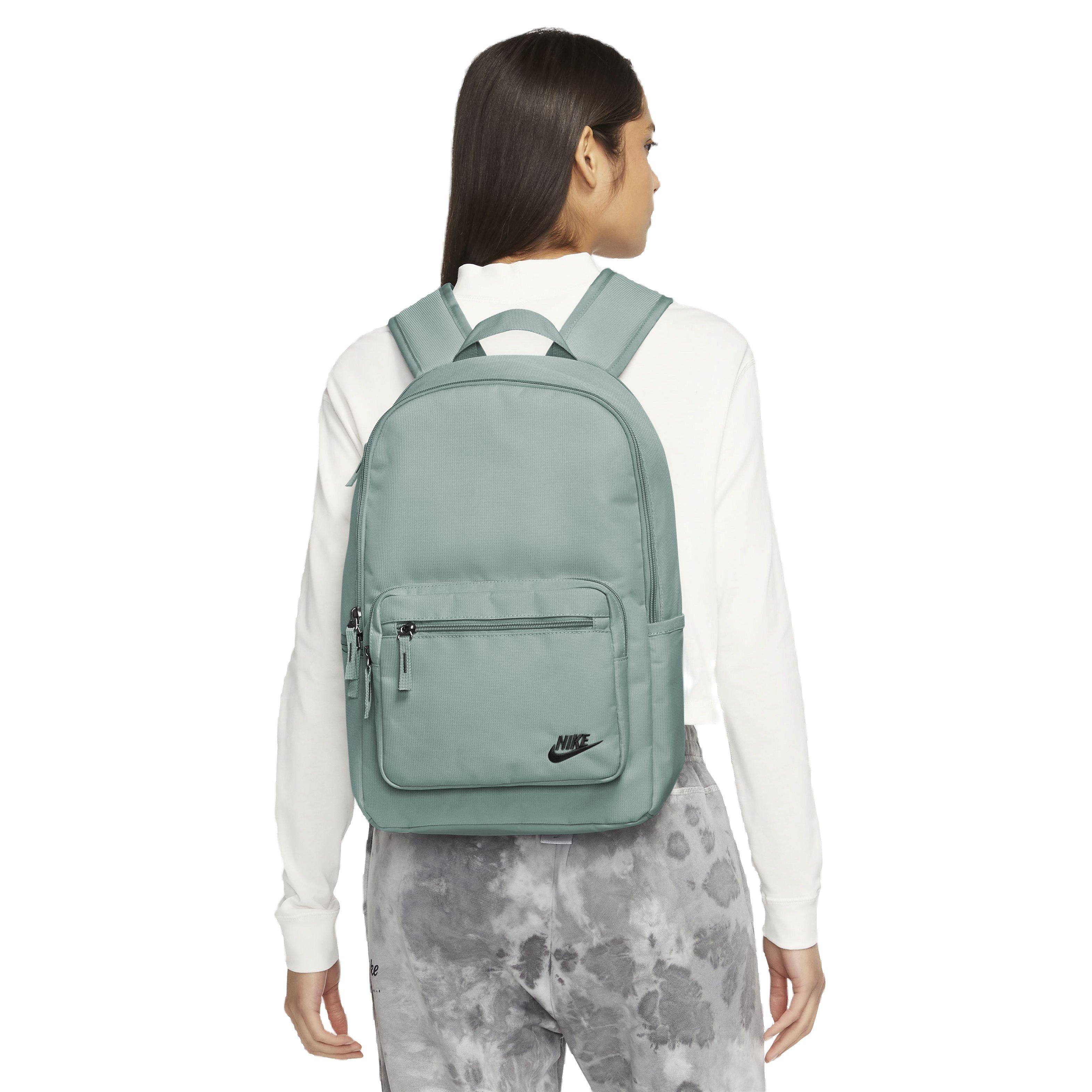 Nike Heritage backpack in green