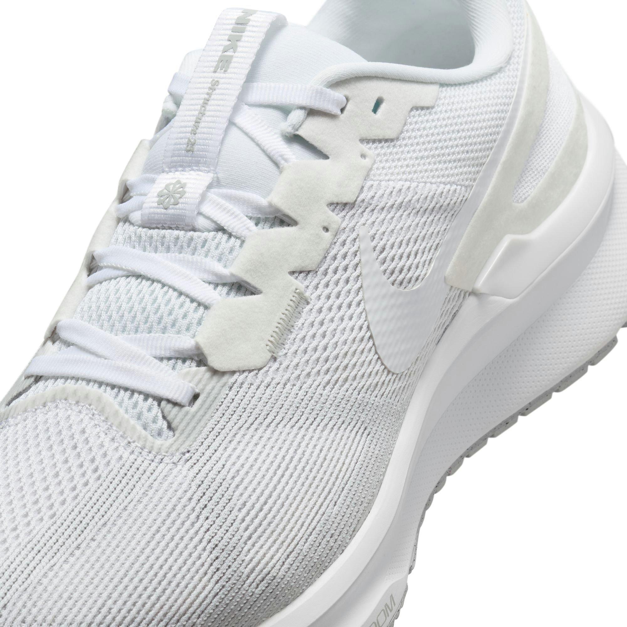 Nike Structure 25 