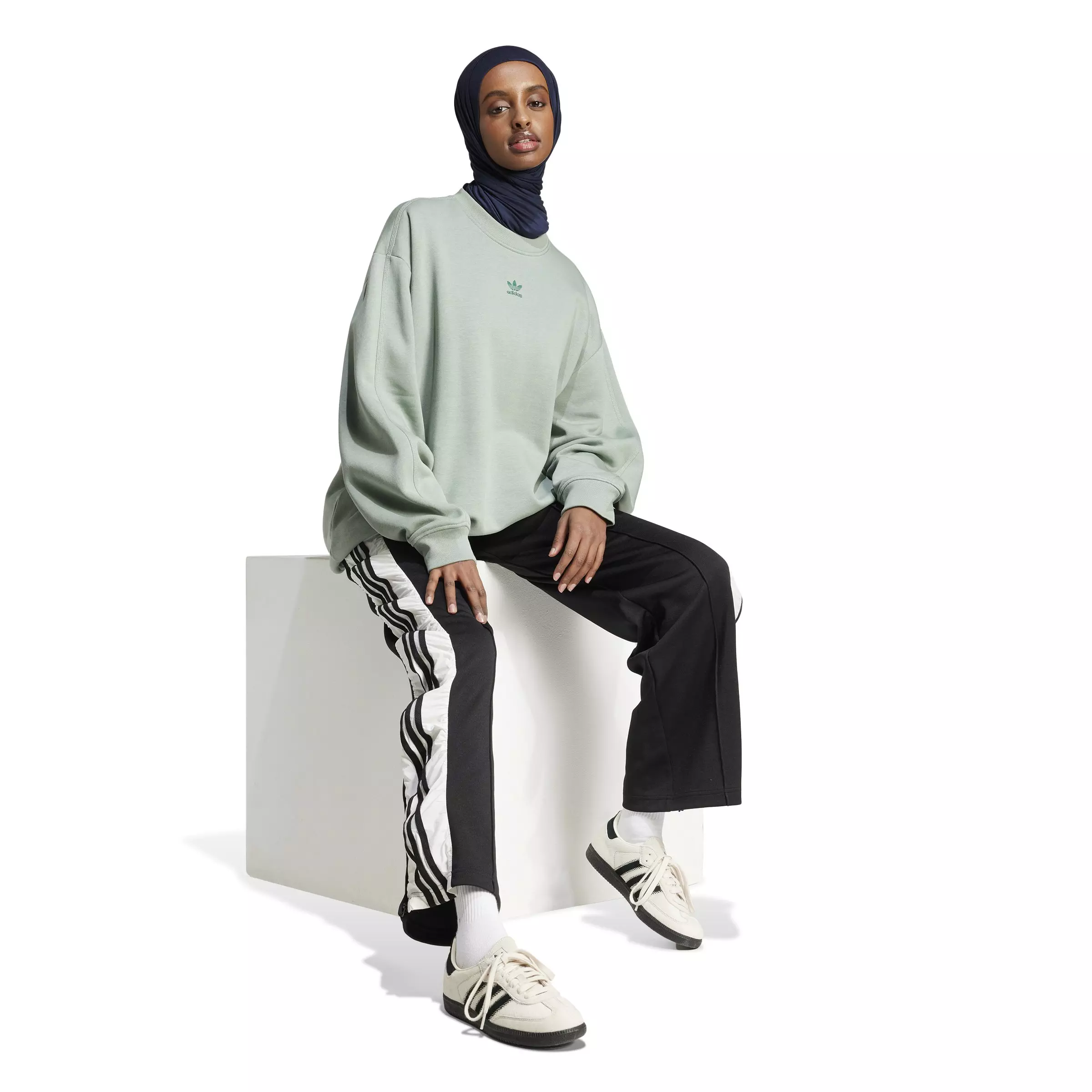 adidas Originals Women's Essentials Fleece Long Oversized Crew Sweatshirt -Green - GREEN