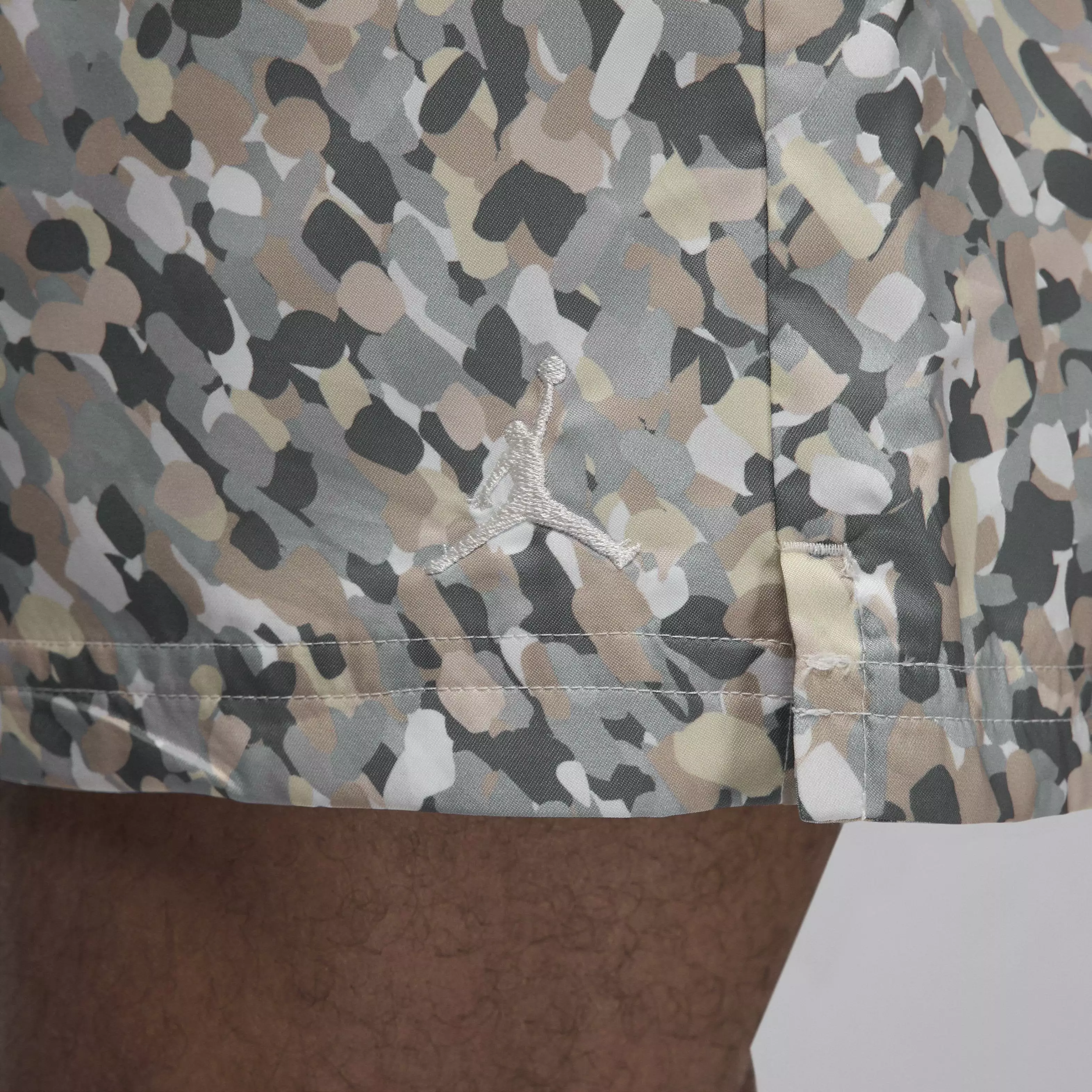 Jordan Men's Essentials Poolside AOP Shorts -Multi - MULTI-COLORED