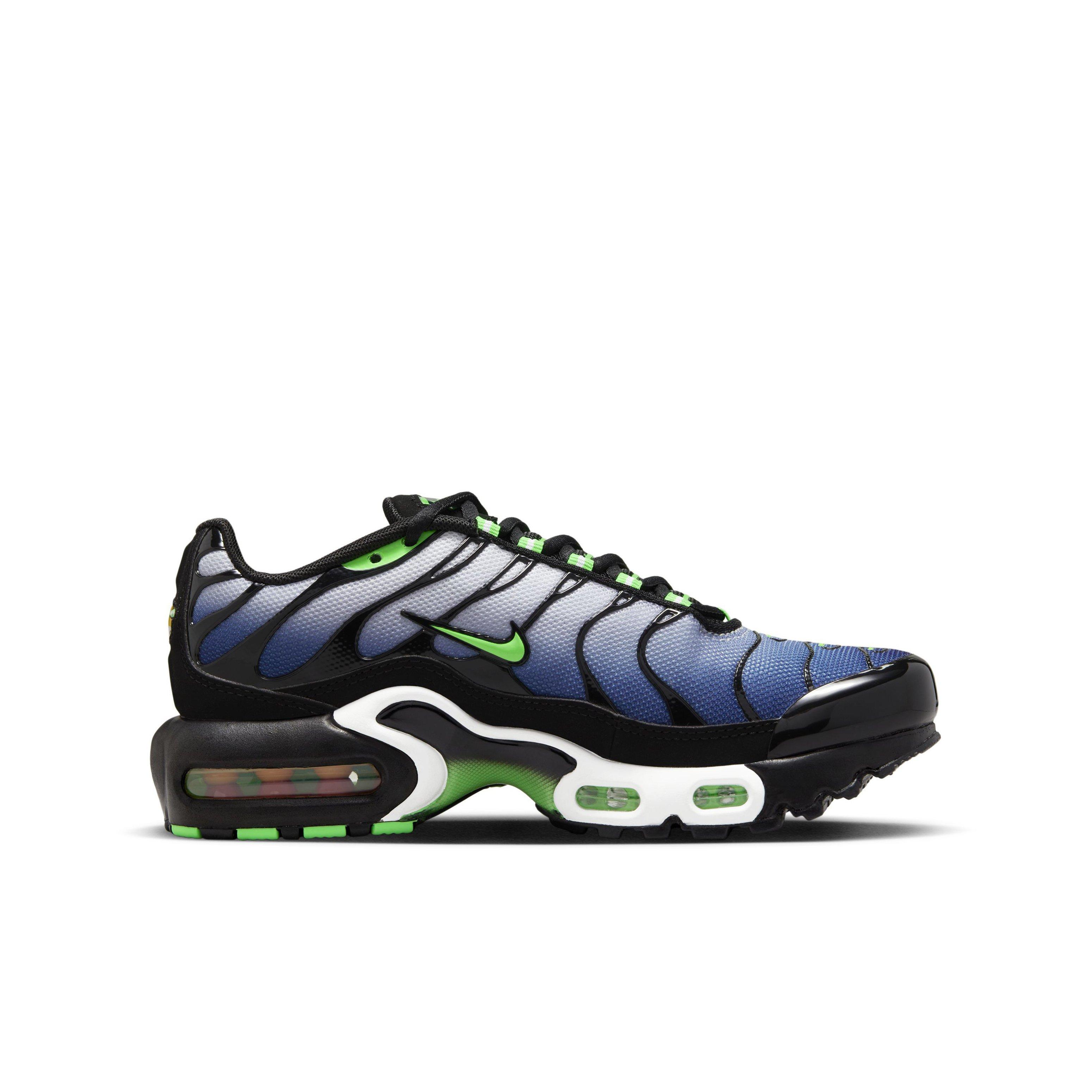 Sneaker Shouts™ on Twitter  Black shoes men, Nike air vapormax